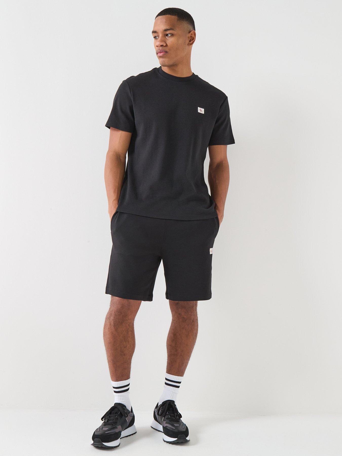 calvin-klein-jeans-waffle-badge-t-shirt-blackdetail