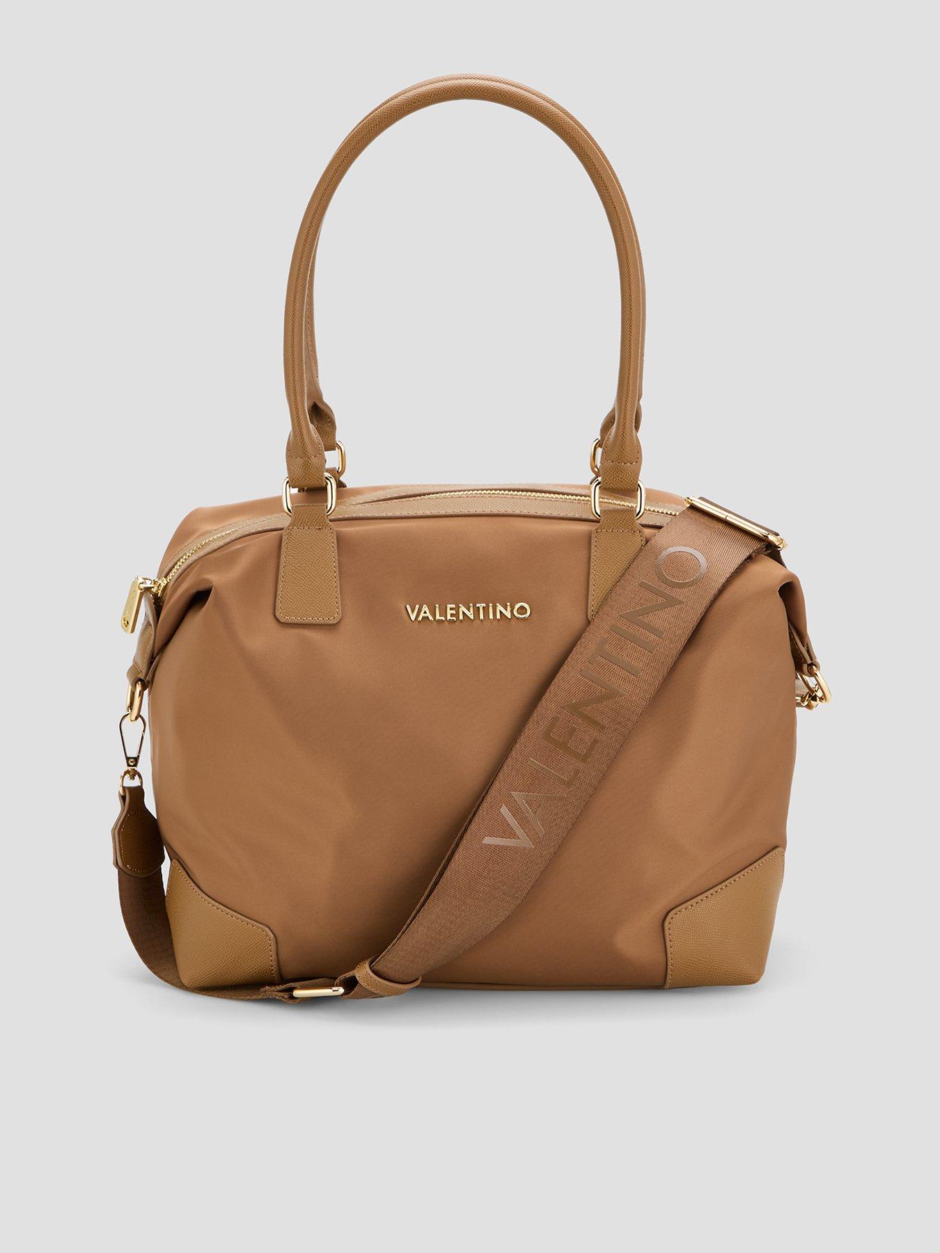valentino-jenny-re-shoppingfront