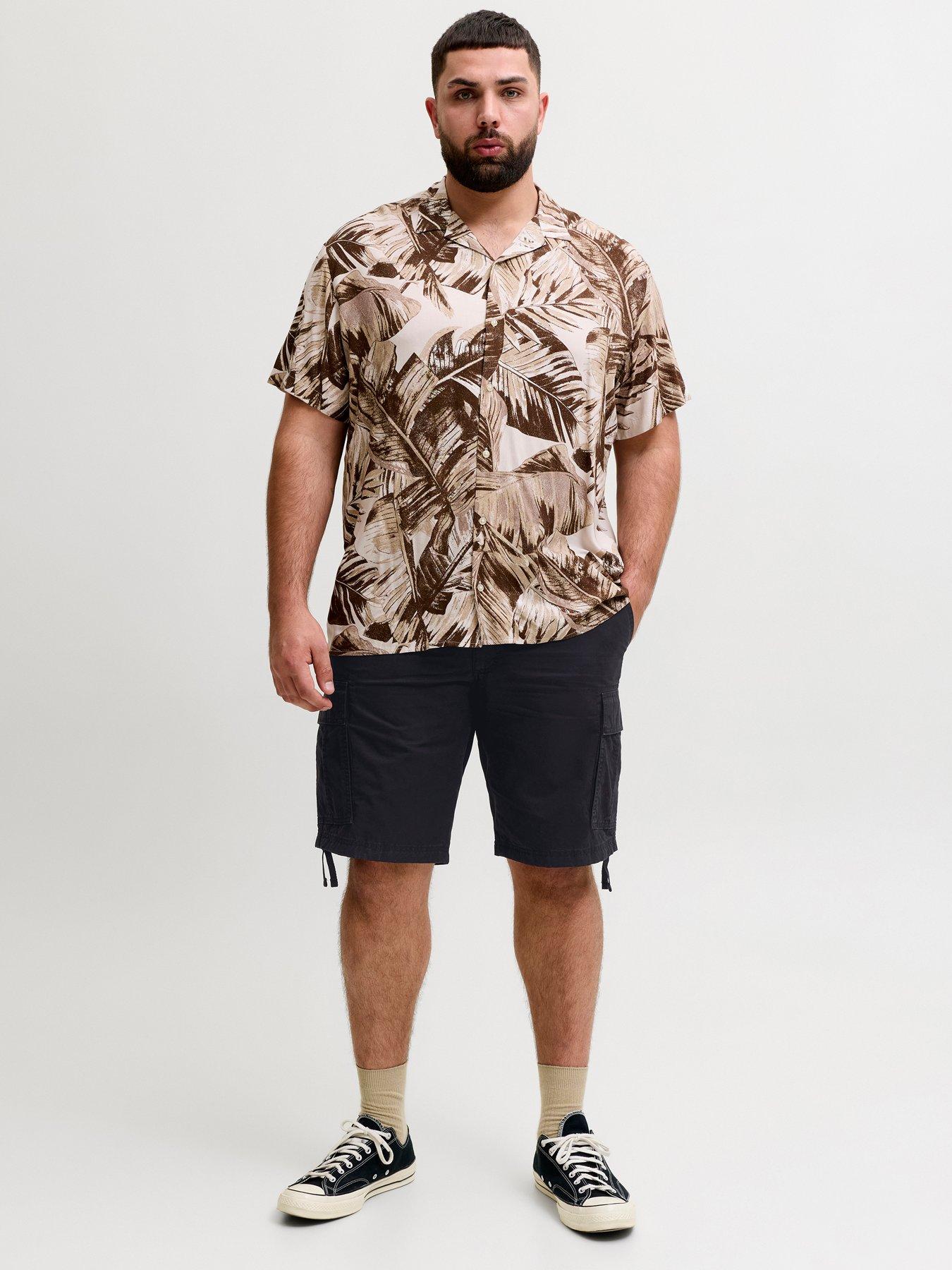 Image 4 of 5 of Jack & Jones Plus Cole Frank Cargo Shorts - Black