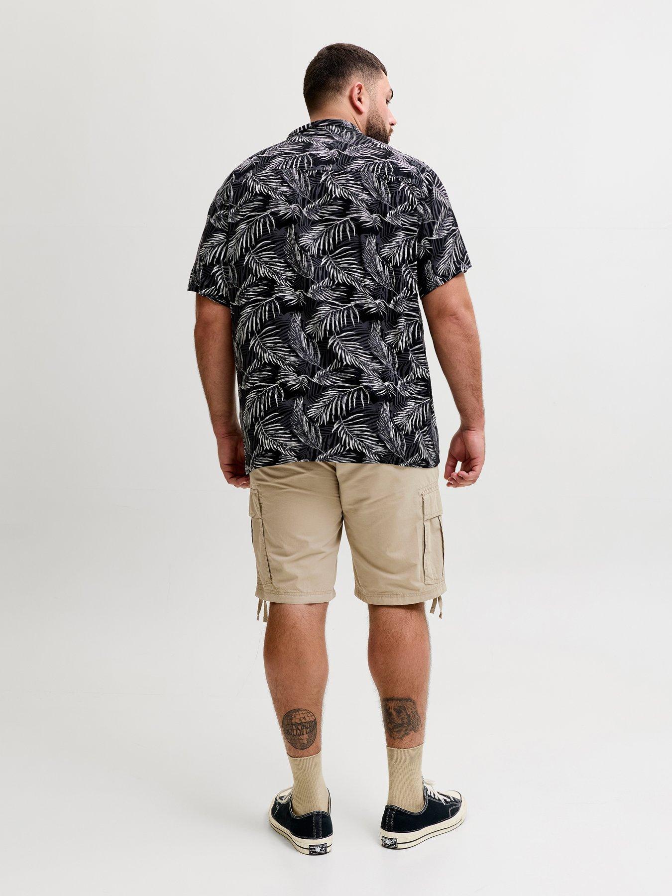 Image 2 of 5 of Jack & Jones Plus Cole Frank Cargo Shorts - Beige