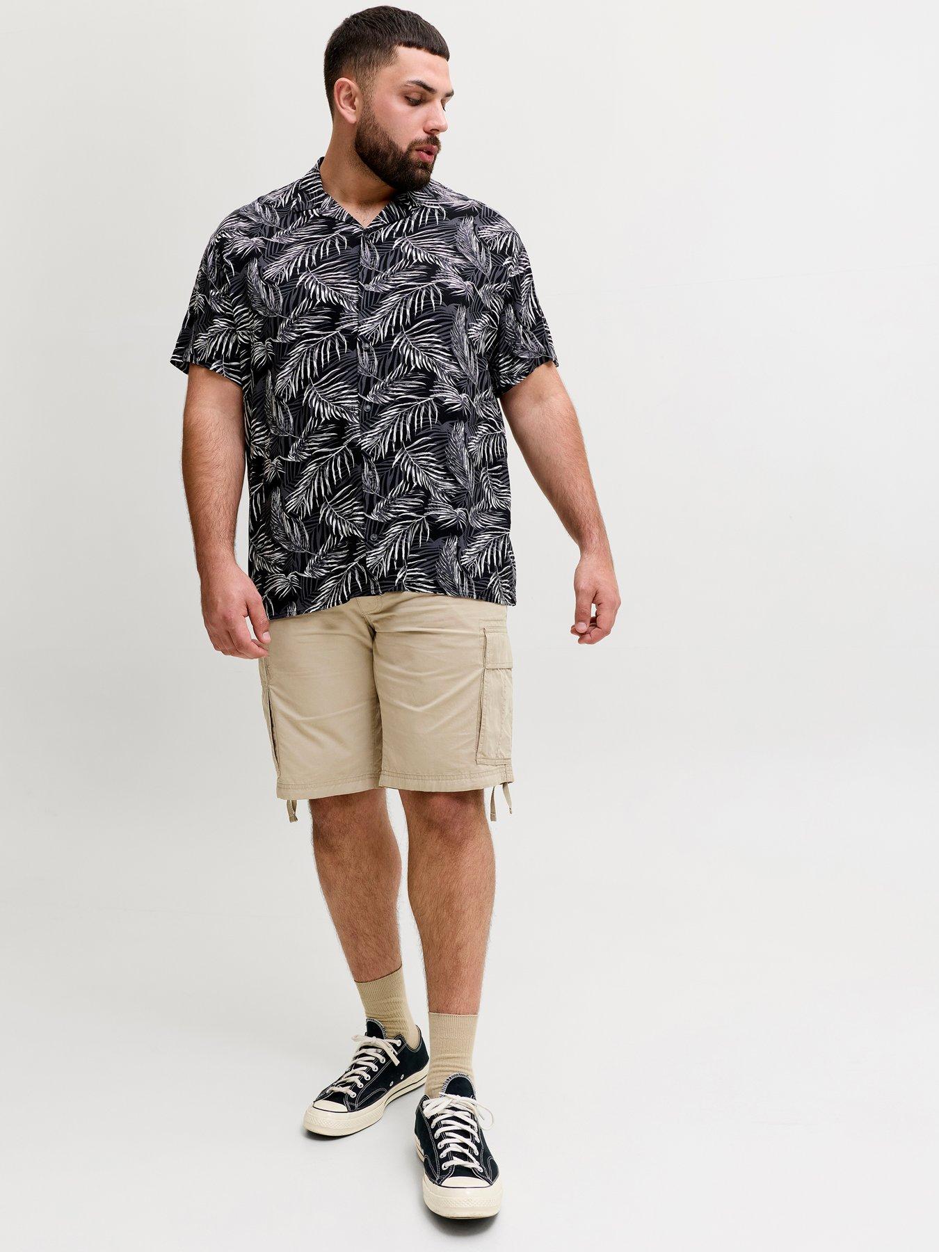 Image 3 of 5 of Jack & Jones Plus Cole Frank Cargo Shorts - Beige