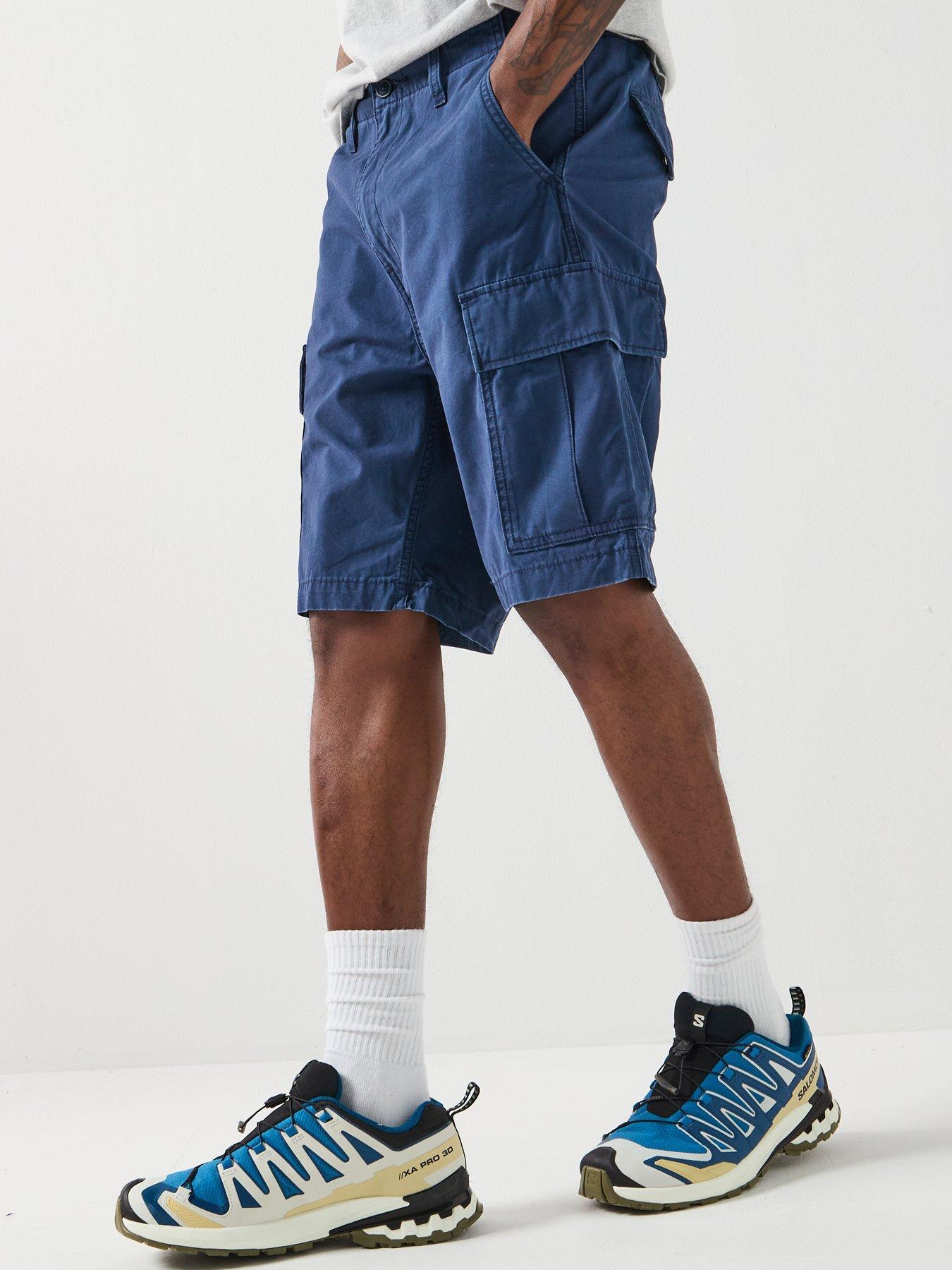 levis-carrier-cargo-shorts-navyoutfit