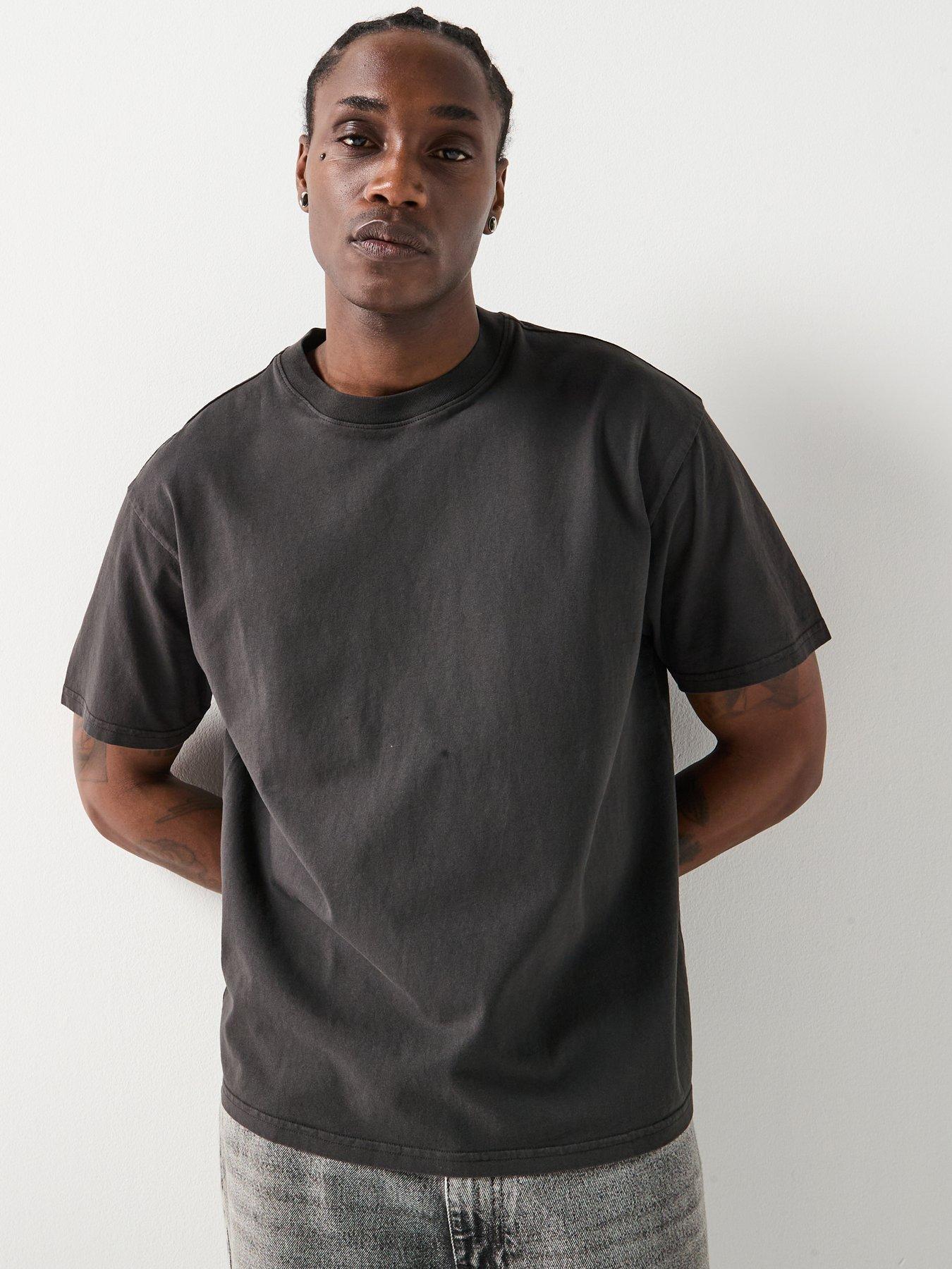 levis-boxy-short-sleeve-t-shirt-blackdetail