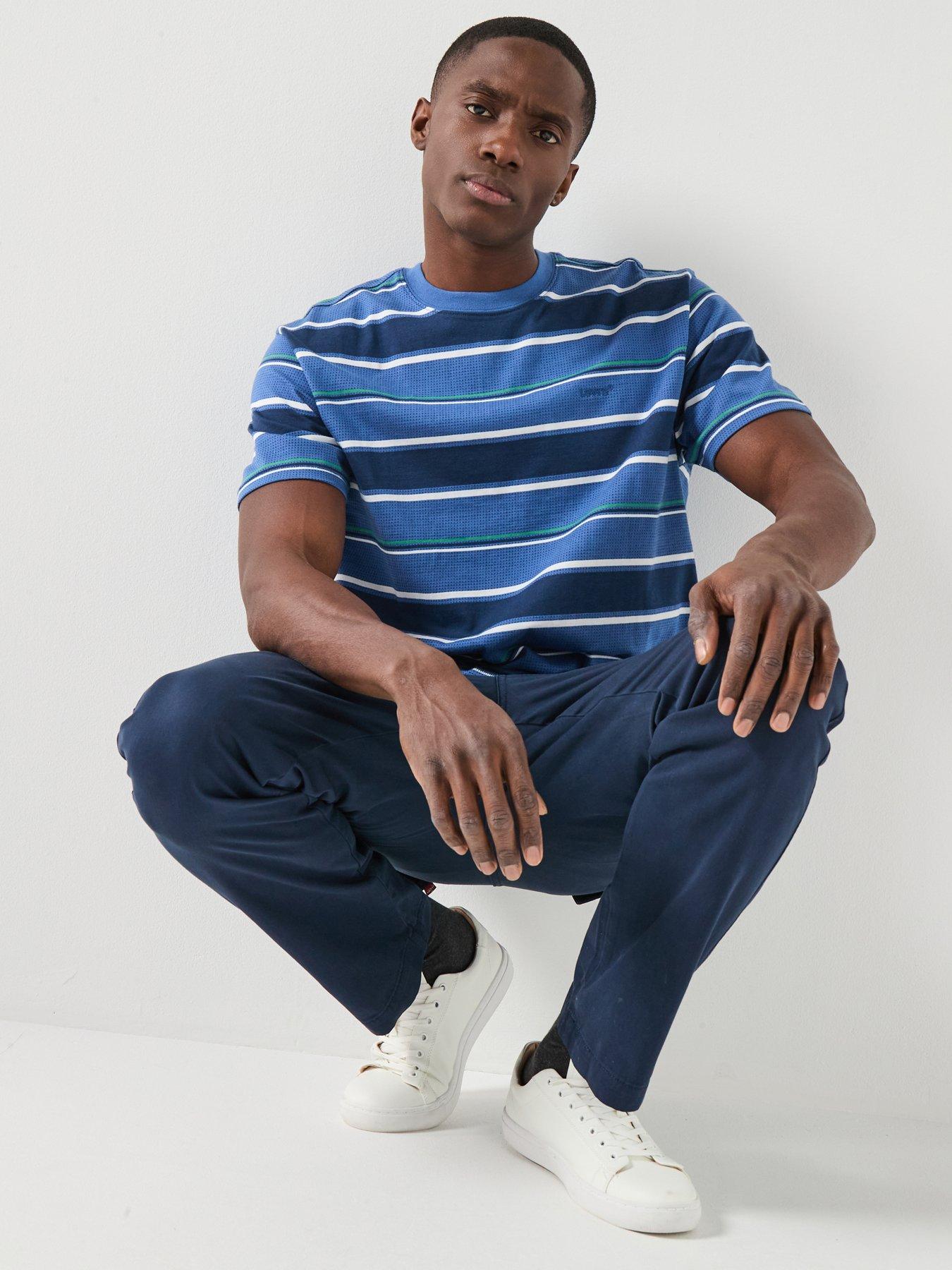 levis-tonal-logo-red-tab-textured-vintage-fit-t-shirt-navy
