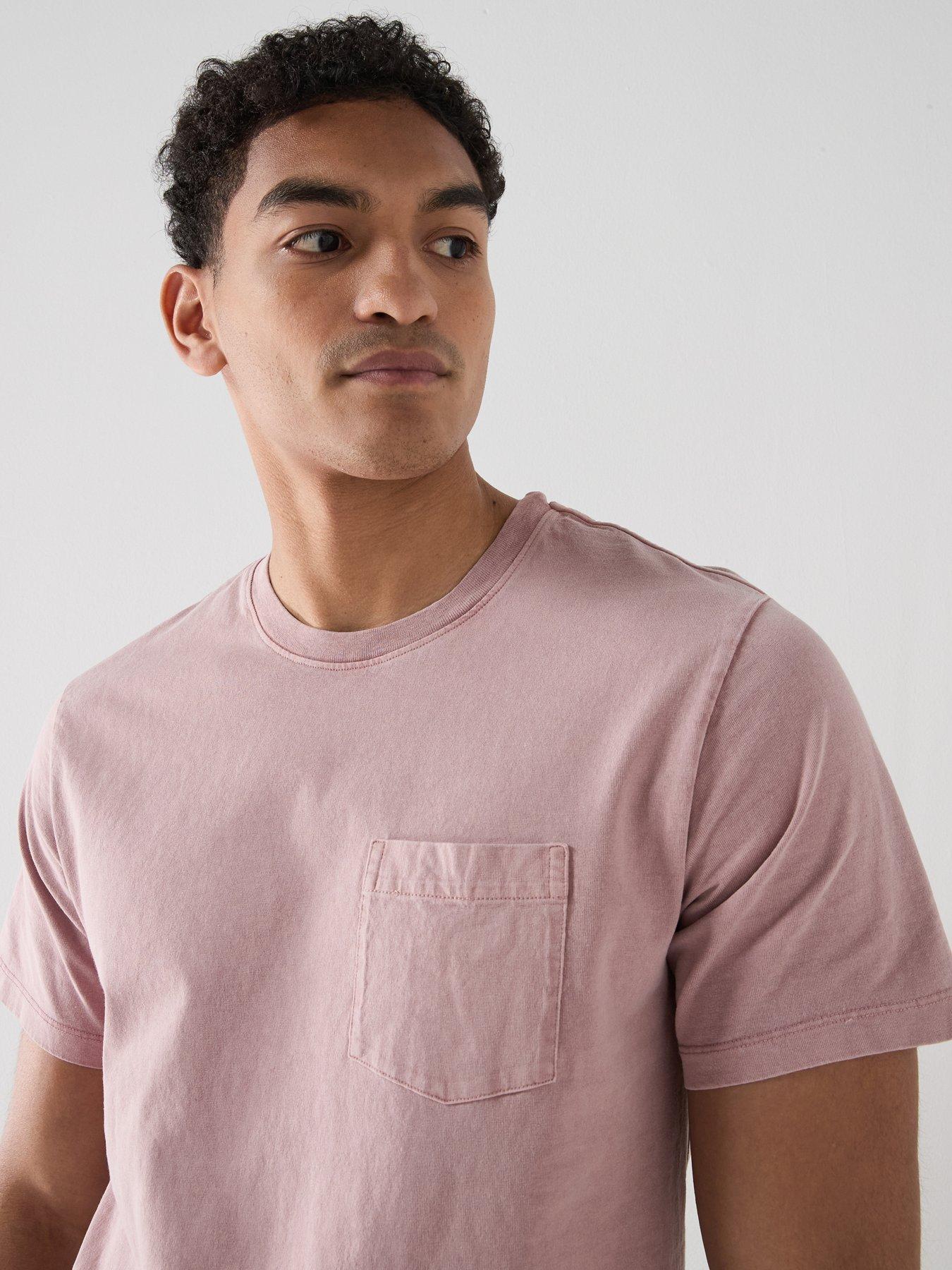Image 4 of 5 of Levi's Pocket Heavyweight Relaxed Fit T-Shirt - Pink