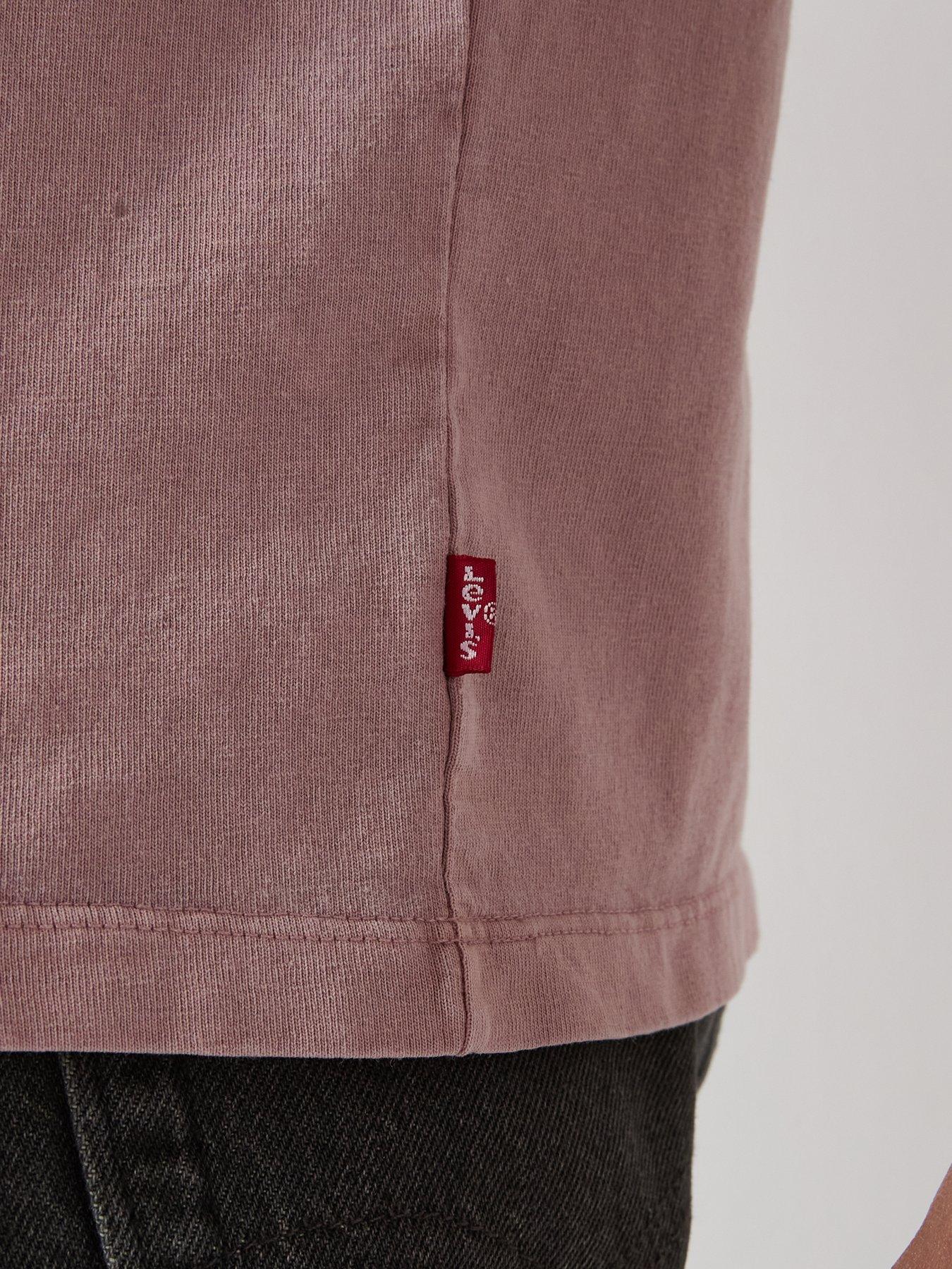 Image 5 of 5 of Levi's Pocket Heavyweight Relaxed Fit T-Shirt - Pink