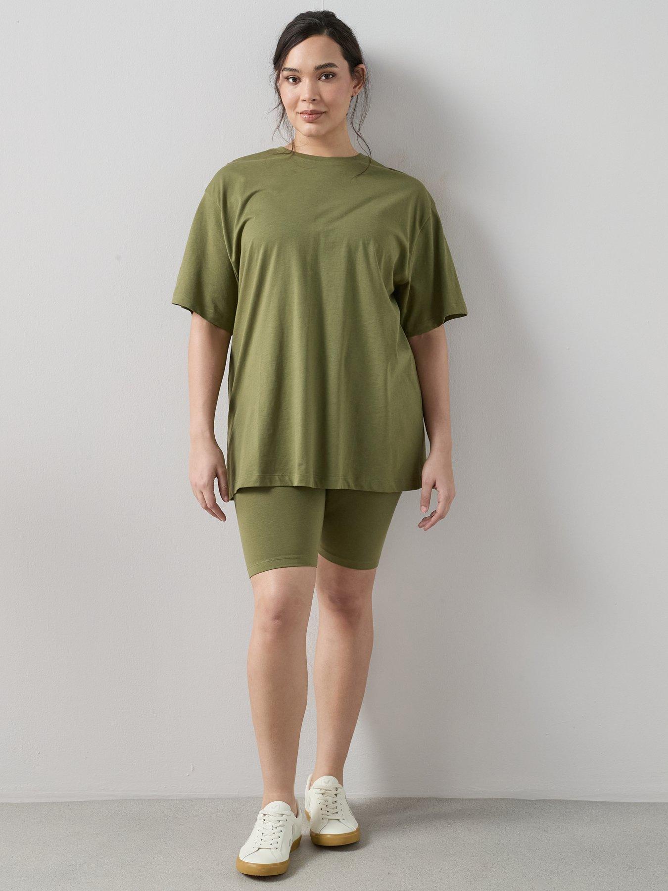 Image 3 of 6 of The Very Collection Curve Oversized T-Shirt &amp; Cycling Short Set