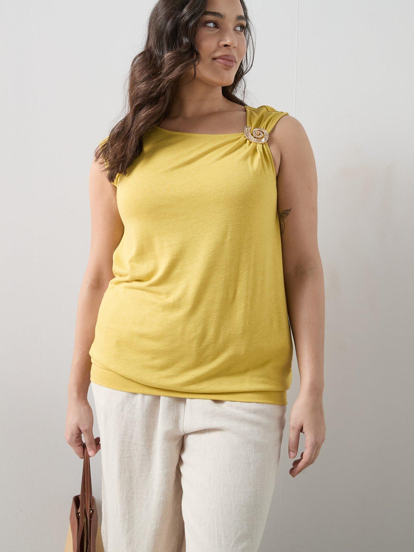 the-very-collection-curve-shell-trim-banded-hem-top-yellowdetail