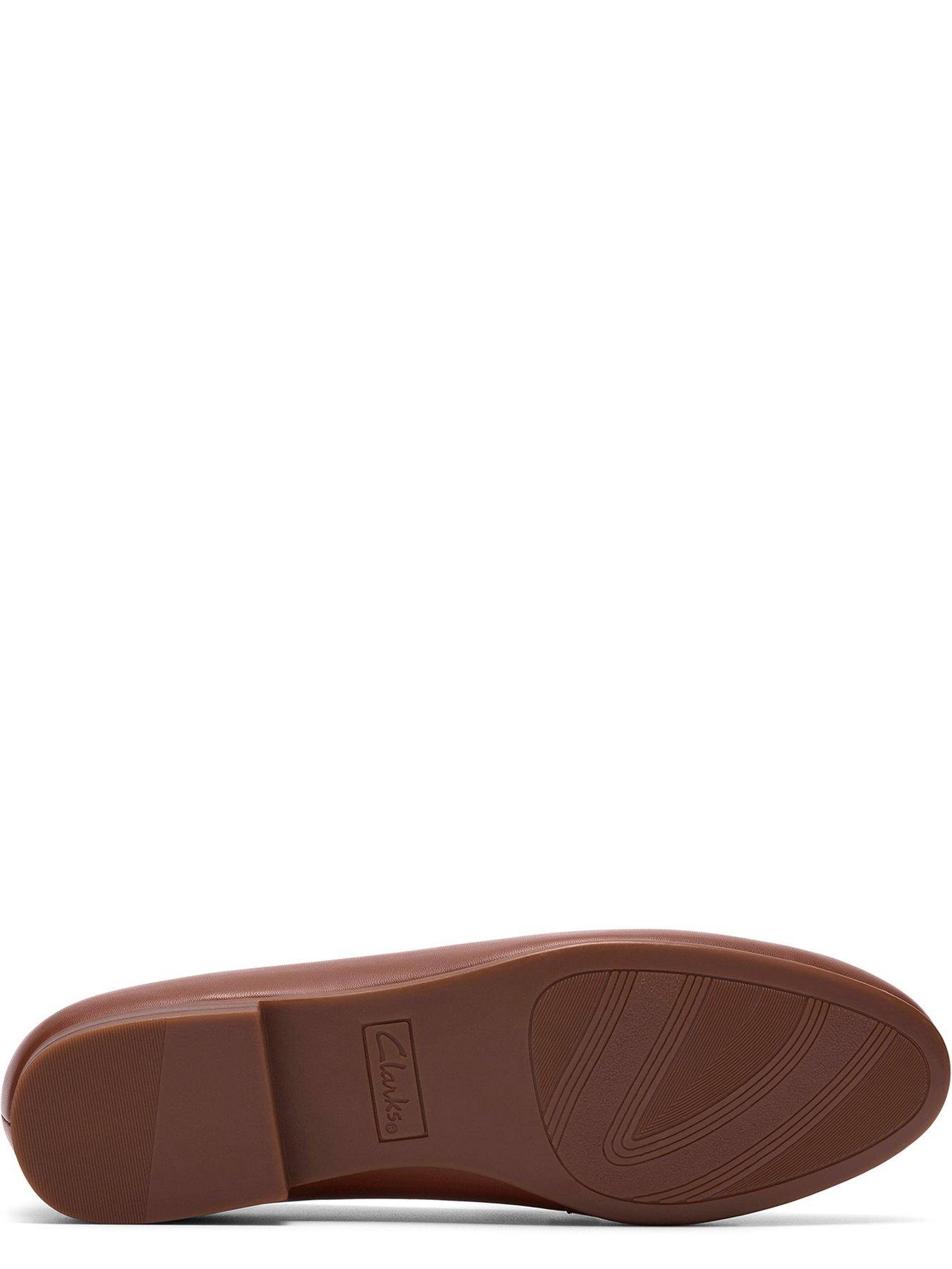 clarks-tamna-iris-shoes-tan-leatherdetail