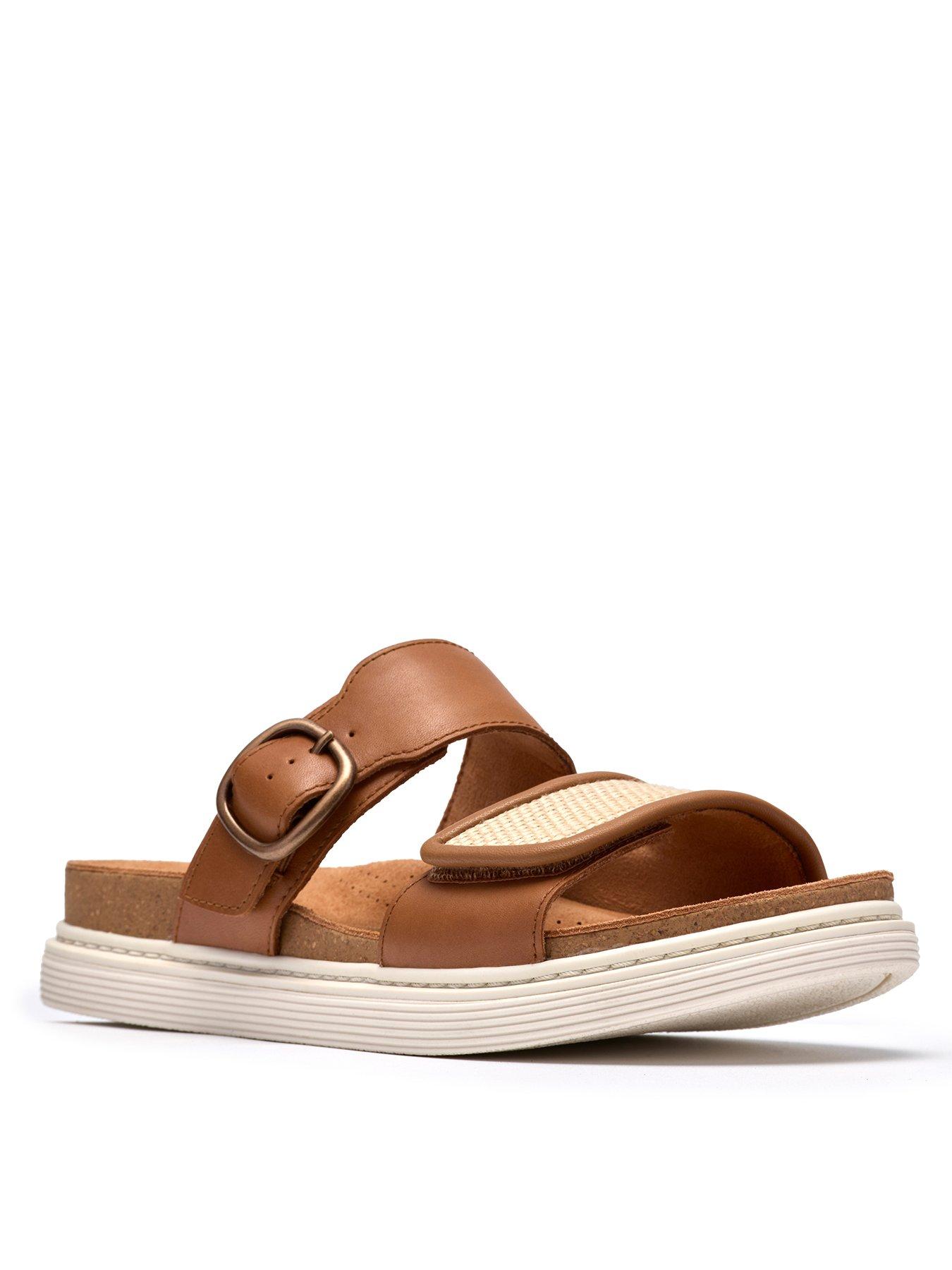 clarks-arwell-step-sandals-tan-leatherstillFront