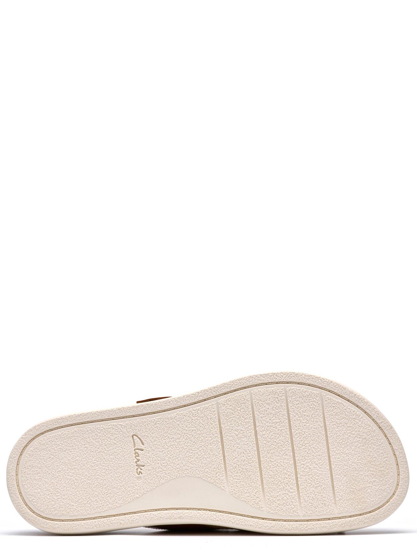 clarks-arwell-step-sandals-tan-leatherdetail