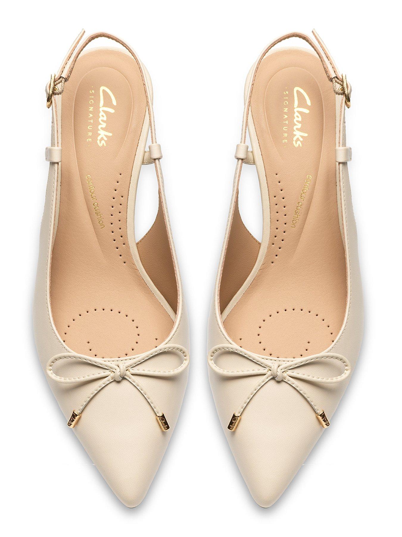 clarks-zarey-bow-shoes-cream-leatheroutfit