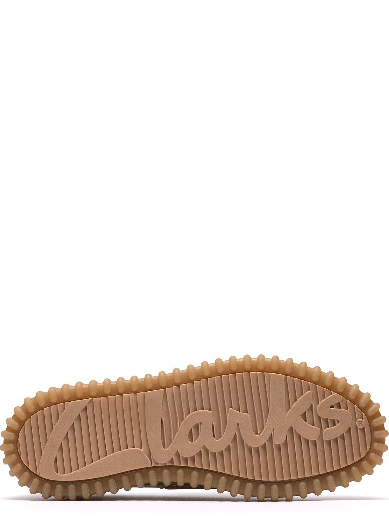 clarks-torhill-boat-shoes-cream-nubuckdetail