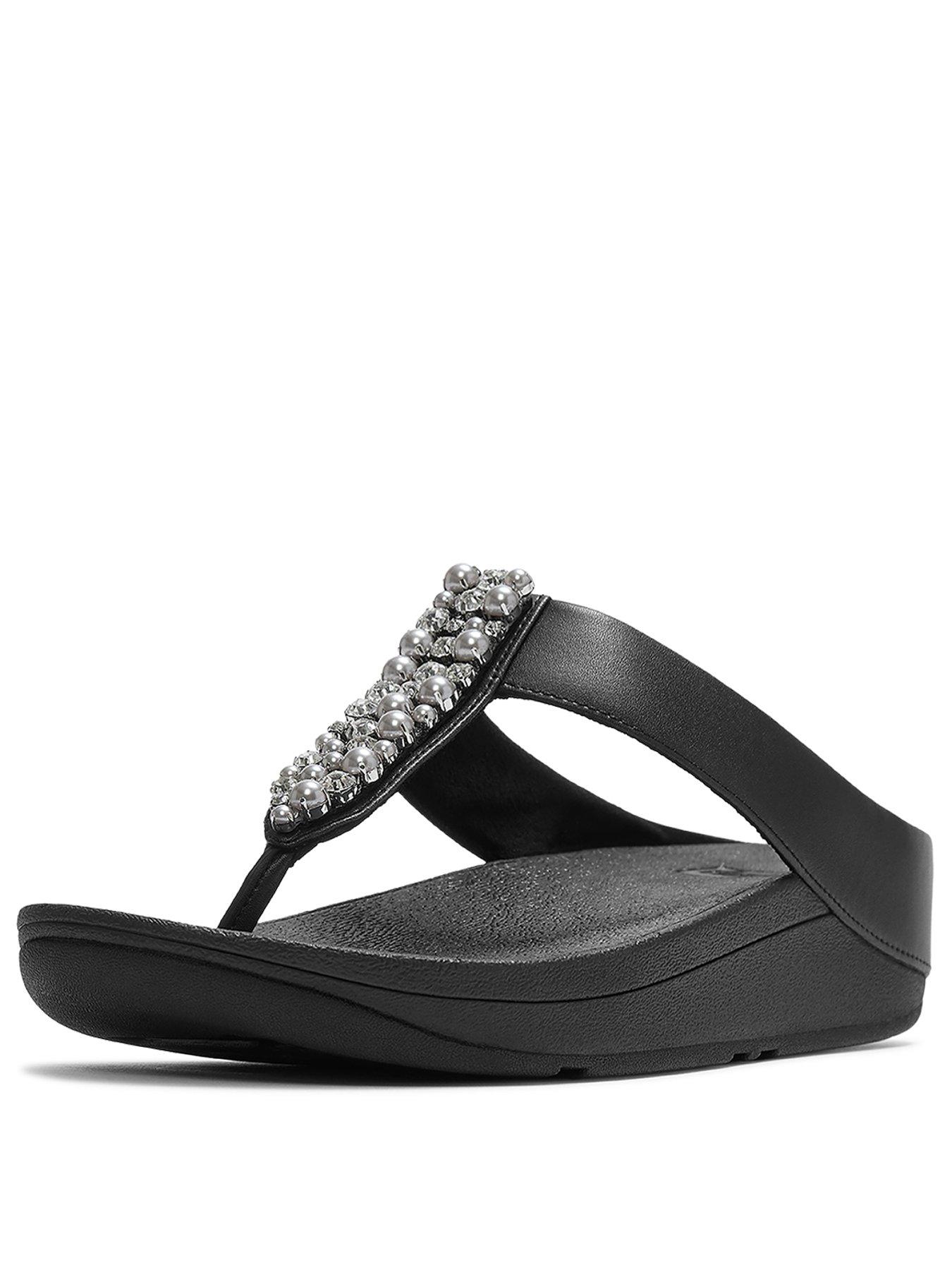 fitflop-fino-pearls-and-crystal-toe-post-sandals-blackstillFront