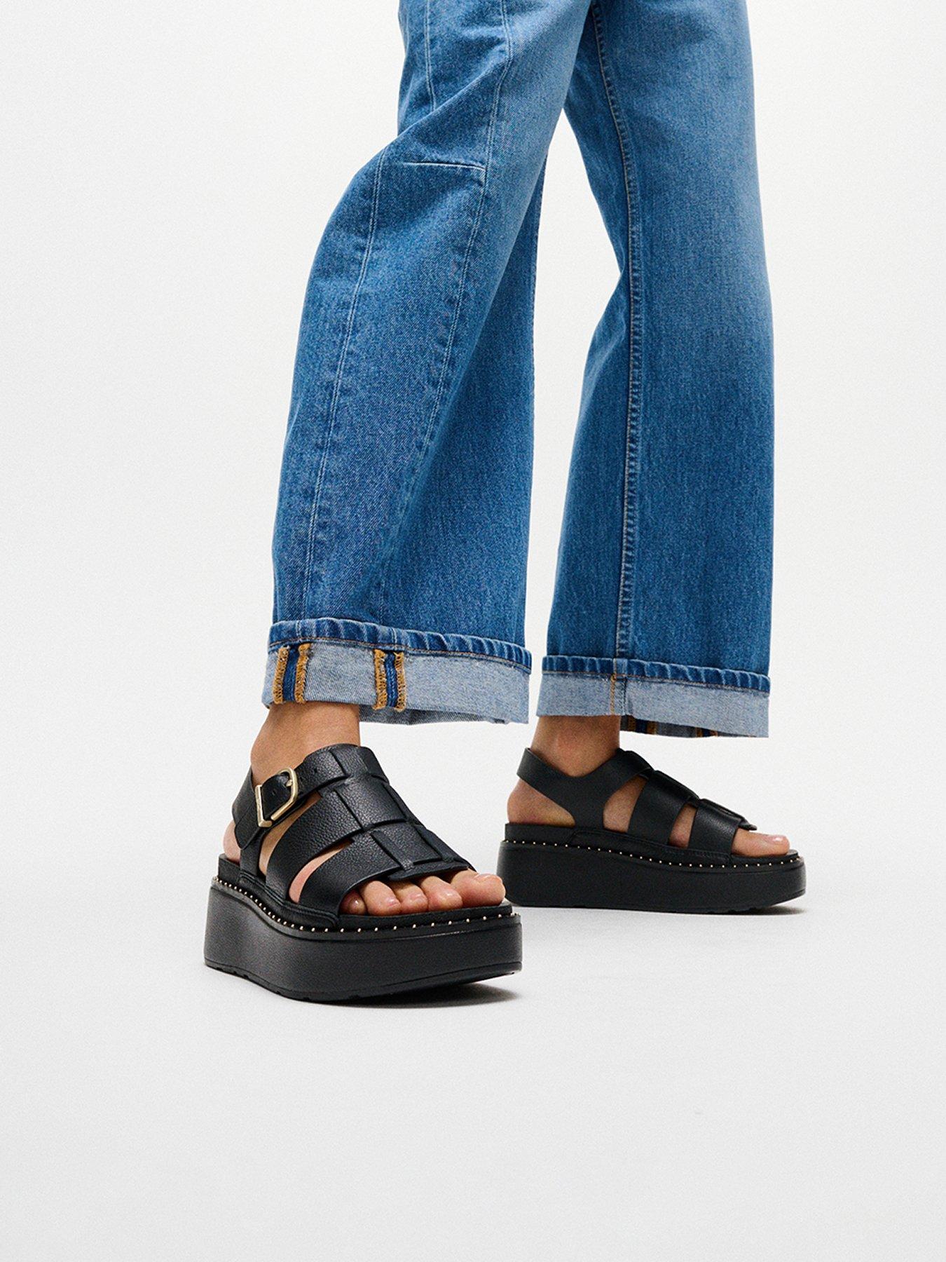 FitFlop Gen-ff Max Tumbled Leather Fisherman Sandals - All Black