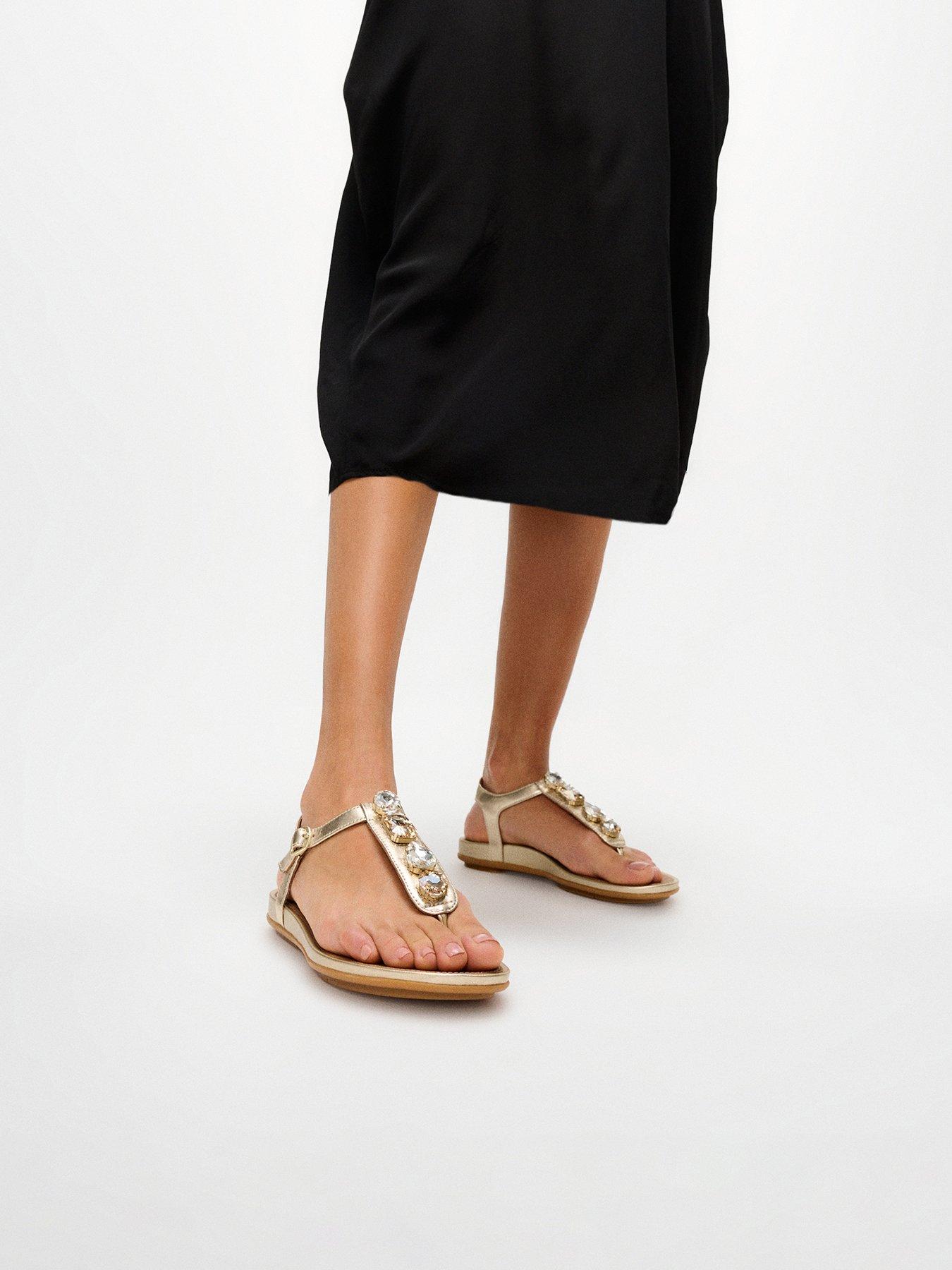 fitflop-gracie-ultra-jewel-leather-t-bar-sandals-platino