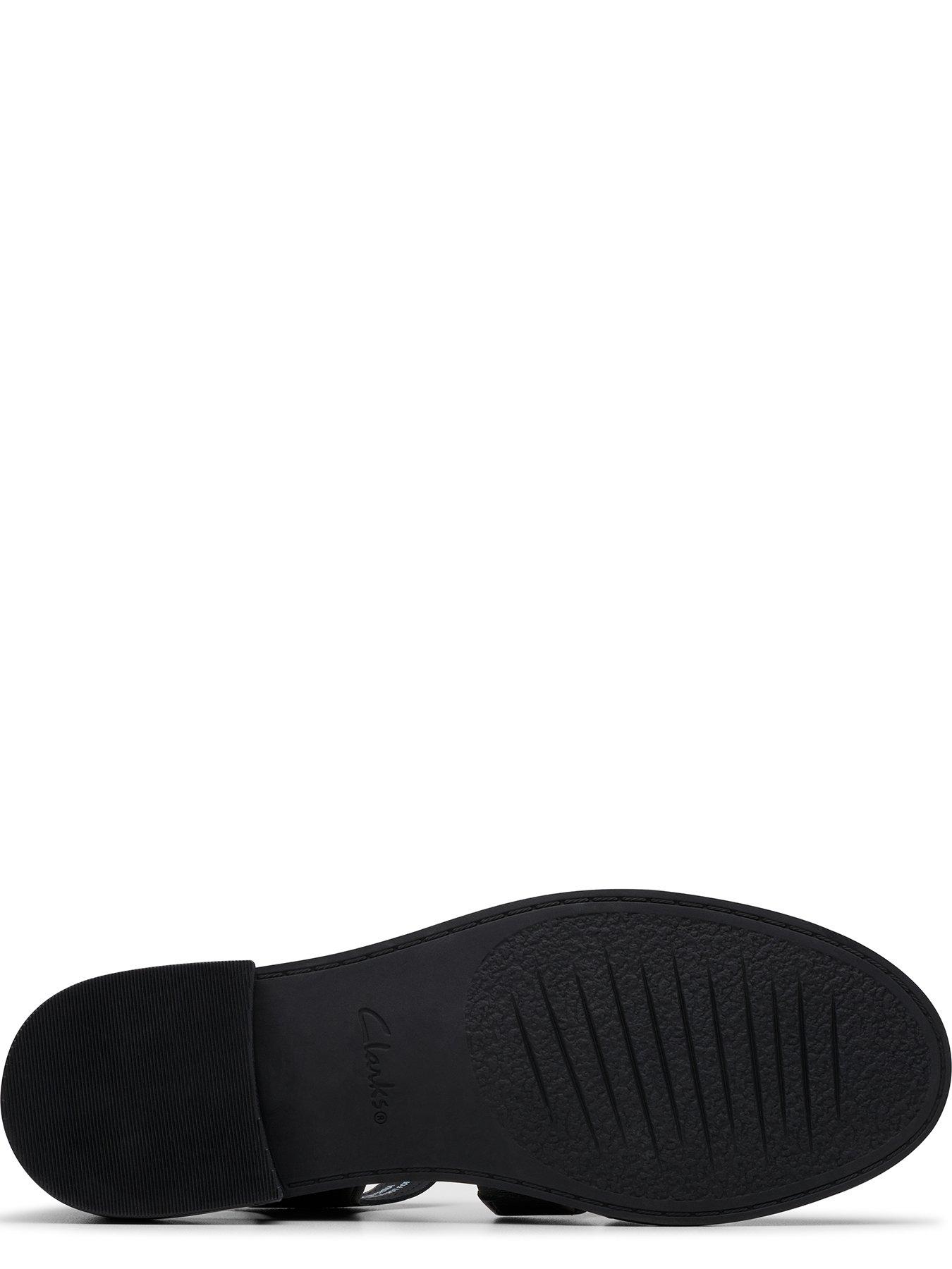 clarks-hana-sun-shoes-black-leatherdetail