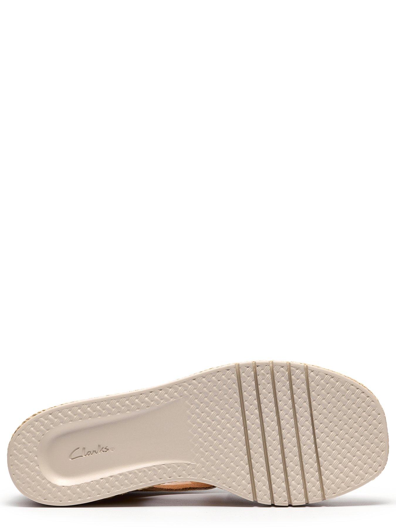 clarks-kidiki-sun-wide-fit-sandals-beige-combidetail