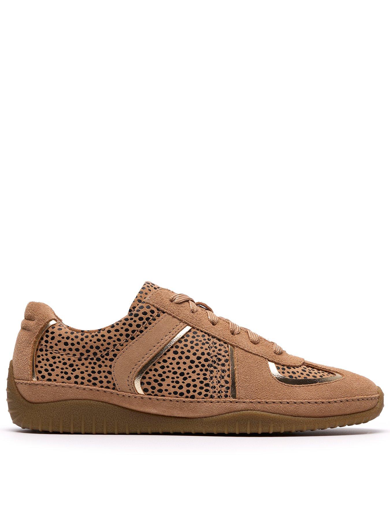 clarks-meridor-lo-shoes-animal-printfront