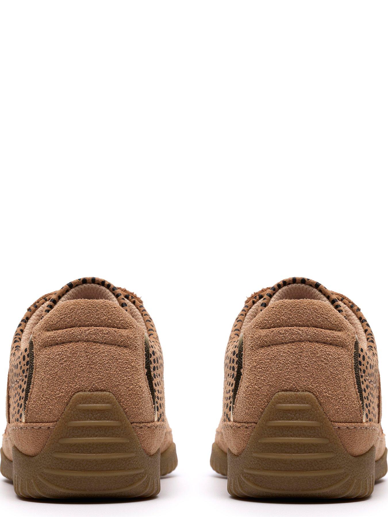 clarks-meridor-lo-shoes-animal-printdetail