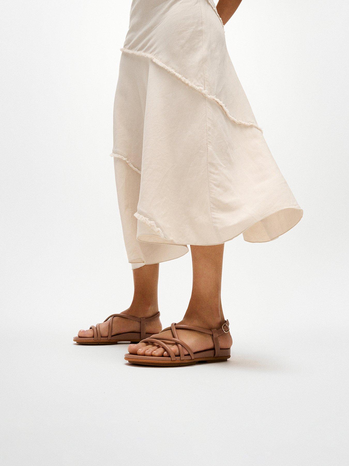 fitflop-gracie-leather-strappy-back-strap-sandals-classic-tan