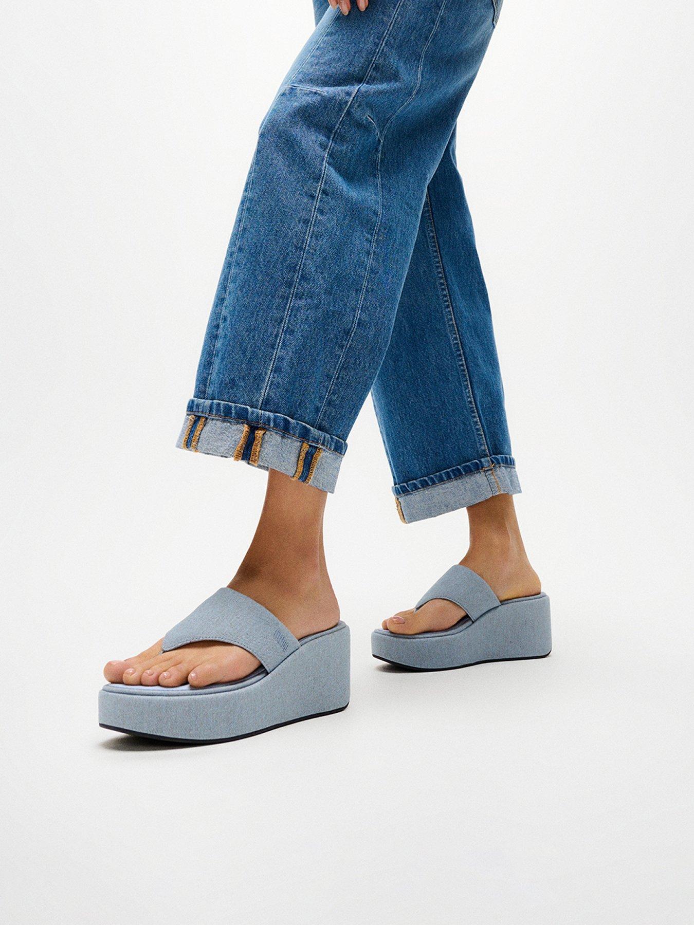 fitflop-platfforms-denim-wedge-toe-post-sandals-light-denimfront