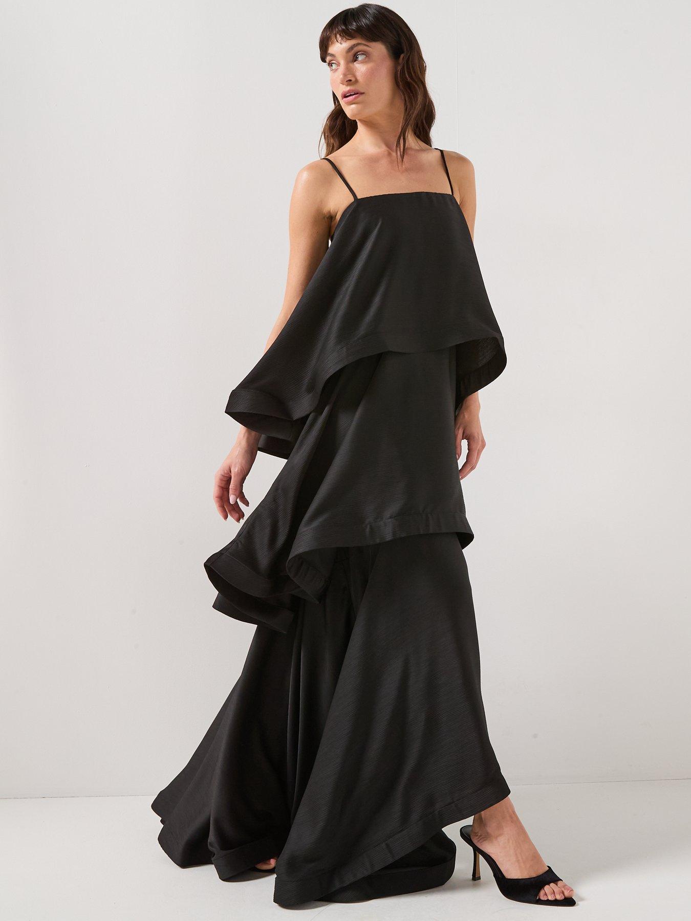 Image 3 of 6 of Elliatt Tilly Maxi Dress - Black