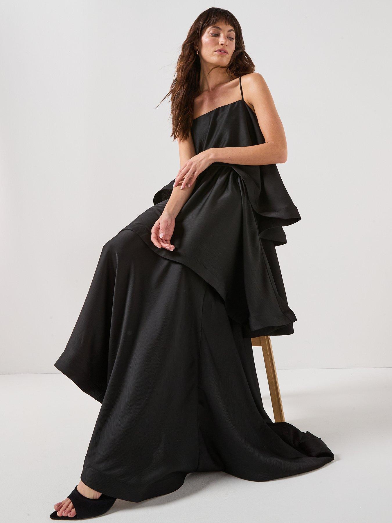 Image 5 of 6 of Elliatt Tilly Maxi Dress - Black