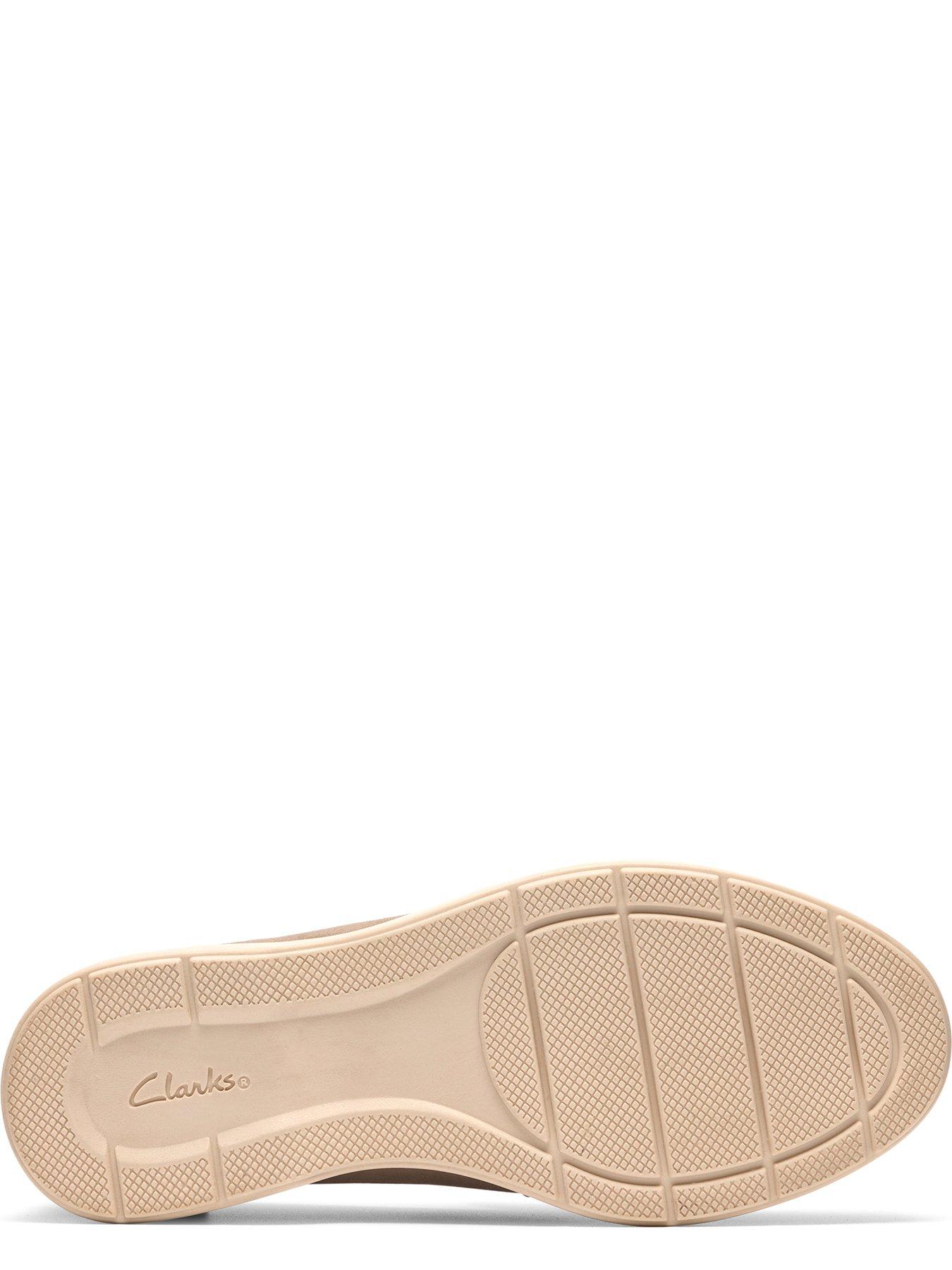 clarks-narini-edge-shoes-stone-suededetail