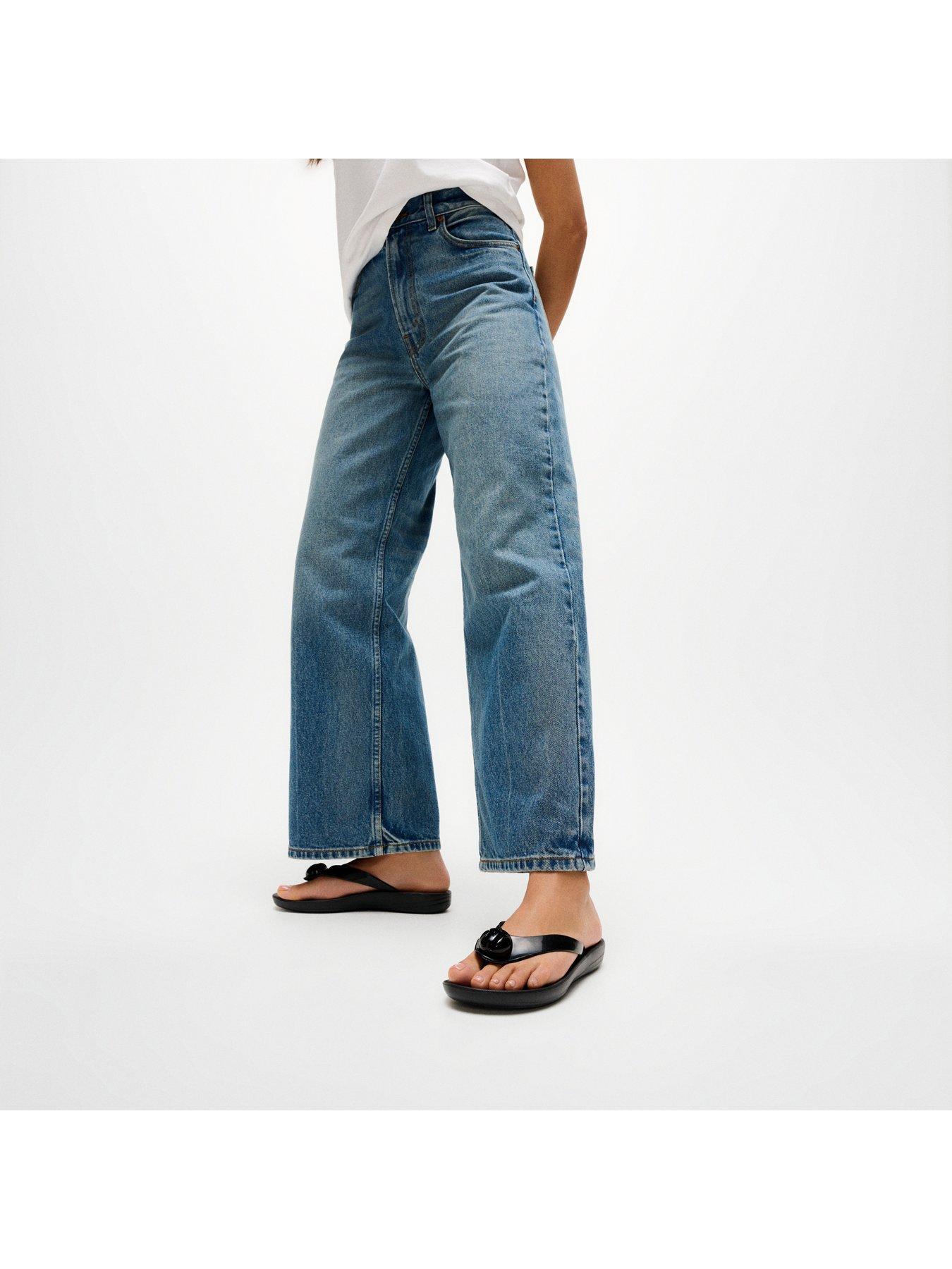 Image 5 of 6 of FitFlop Iqushion Glossy Button Flip-flops - Black