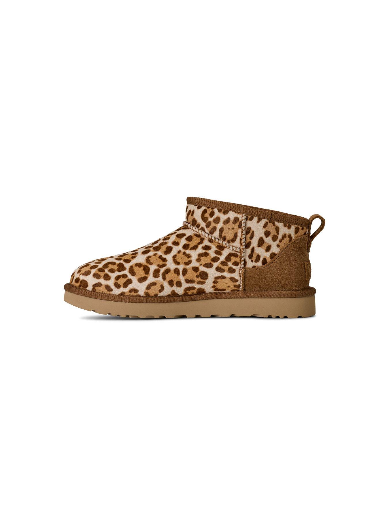 Image 6 of 6 of UGG W CLASSIC ULTRA MINI PLAINS