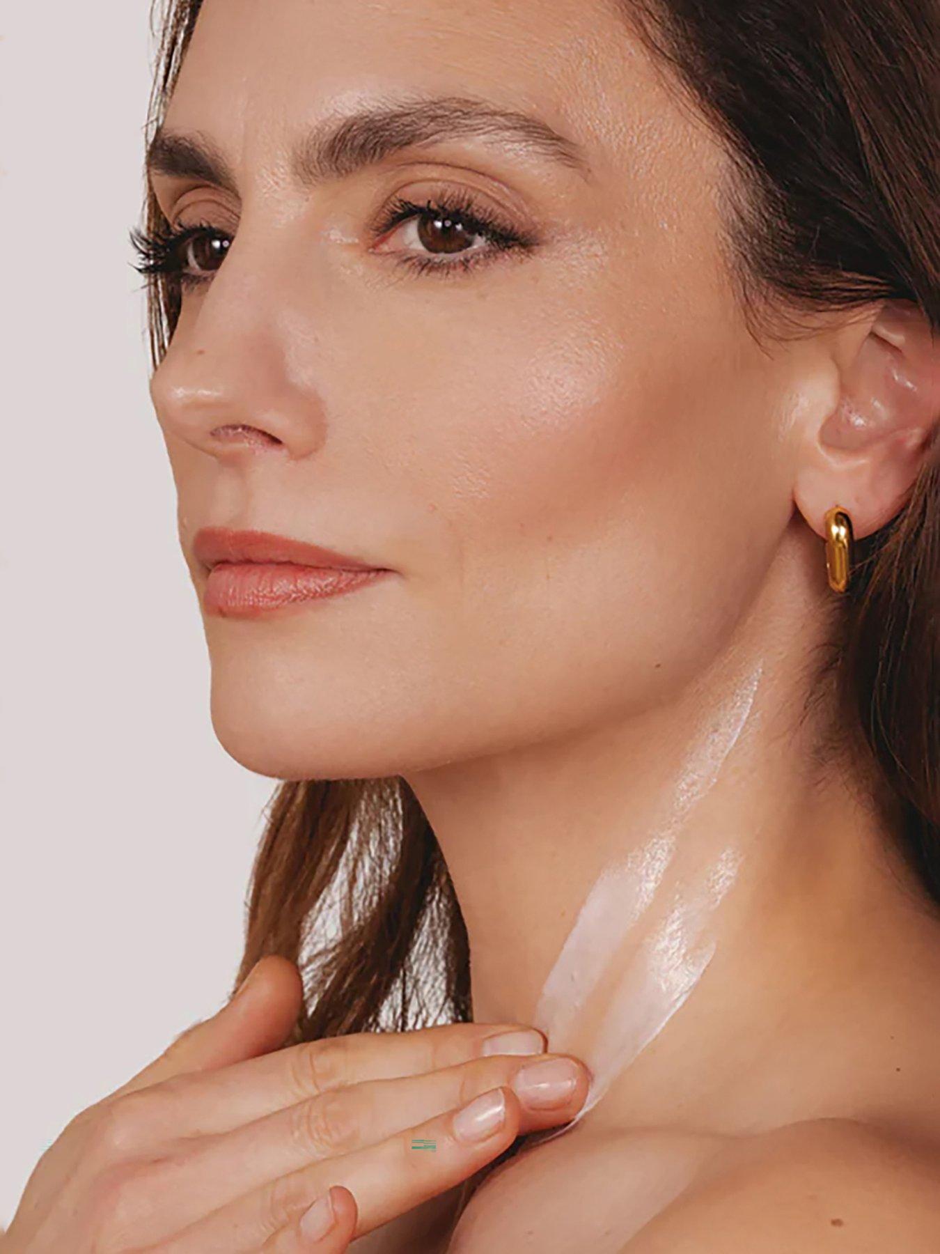 Image 4 of 4 of Prai Prai Ageless Throat &amp; Decolletage Creme 118ml (Supersize)