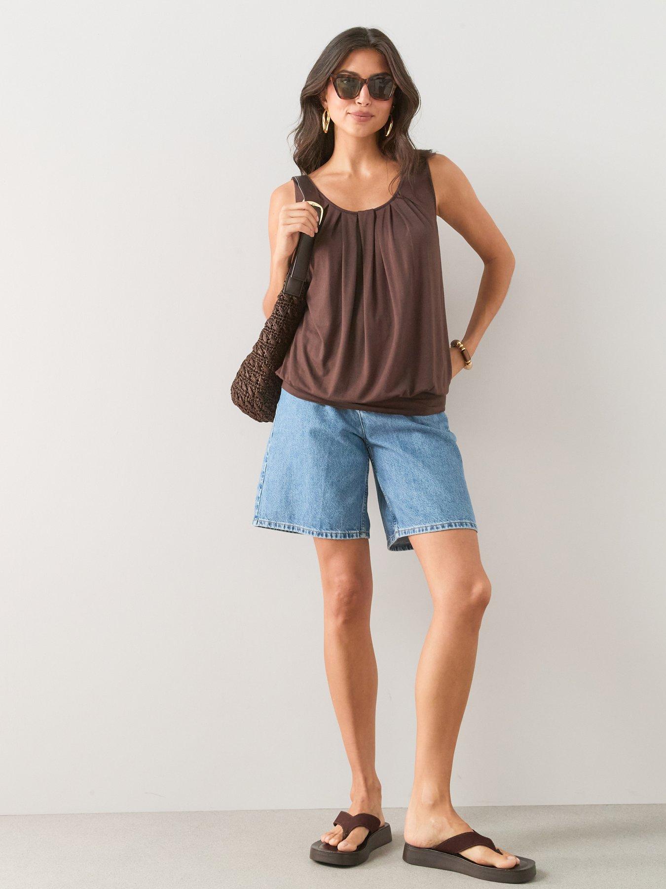Image 3 of 6 of The Very Collection Stretch Bubble Hem Vest - Brown