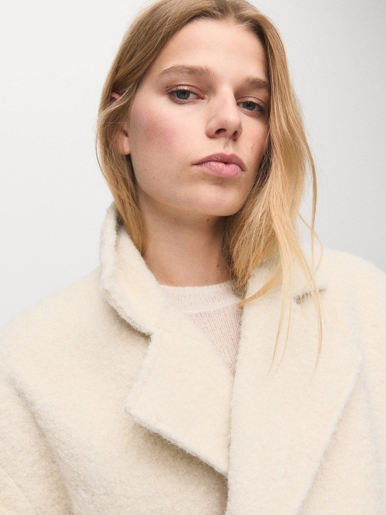 mango-lapel-collar-boucle-coat-beigeoutfit