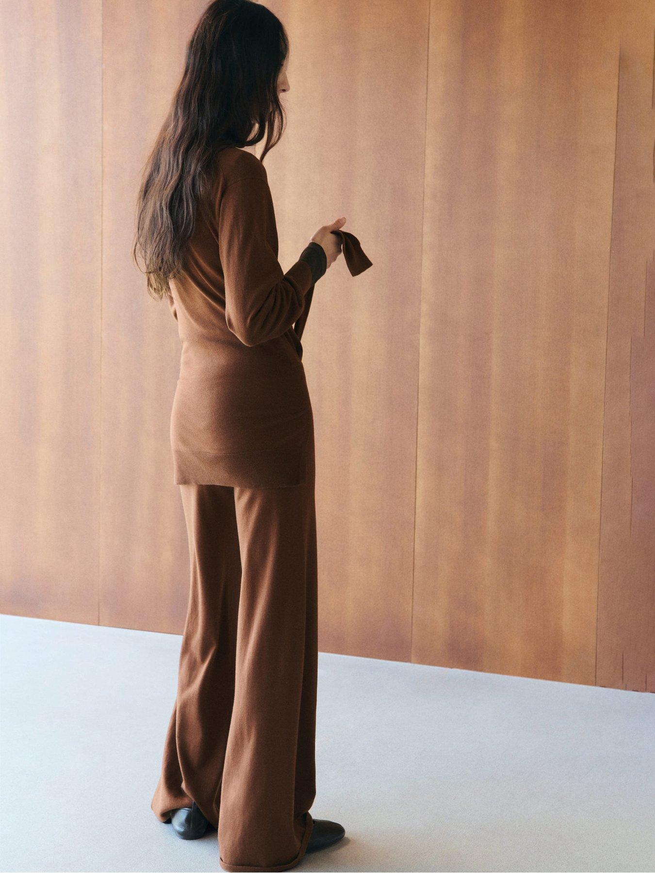 mango-straight-fit-trousers-with-elastic-waist-brownstillFront
