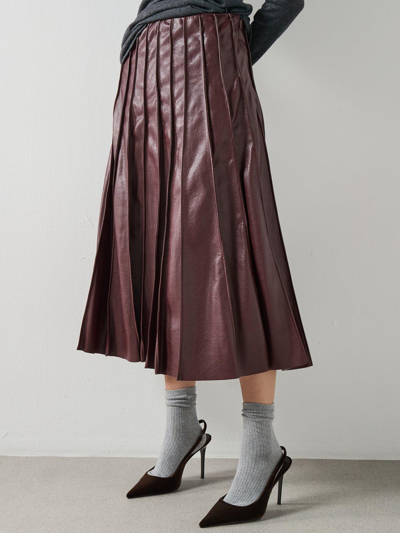 mango-faux-leather-godet-skirt-burgundy