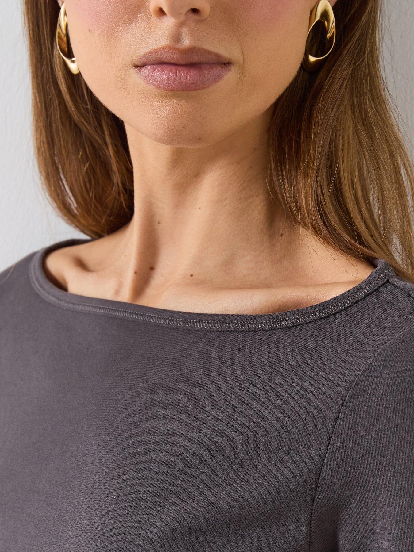 mango-cotton-boat-neck-t-shirt-charcoaloutfit