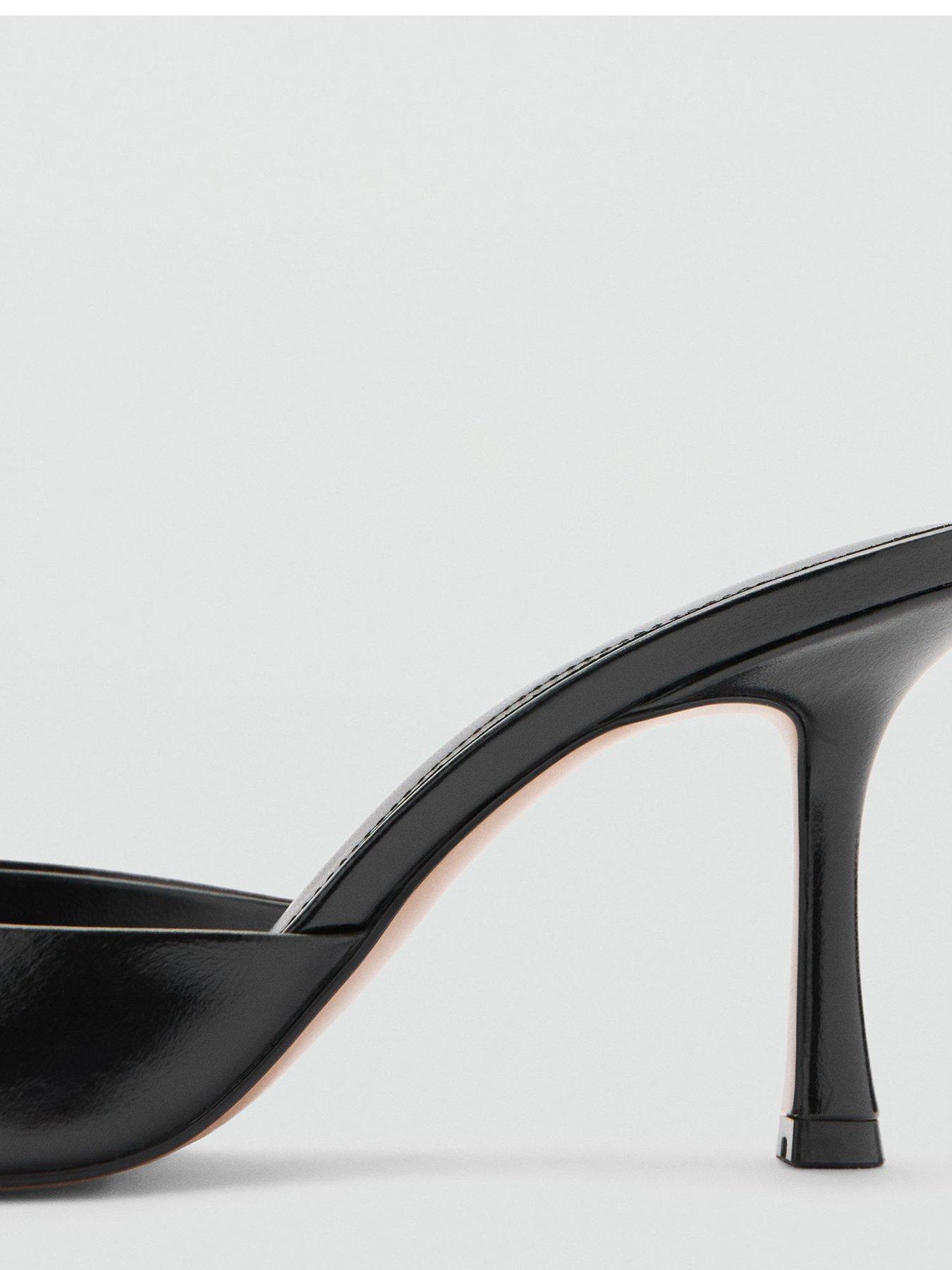 mango-pointed-heel-sandals-blackoutfit