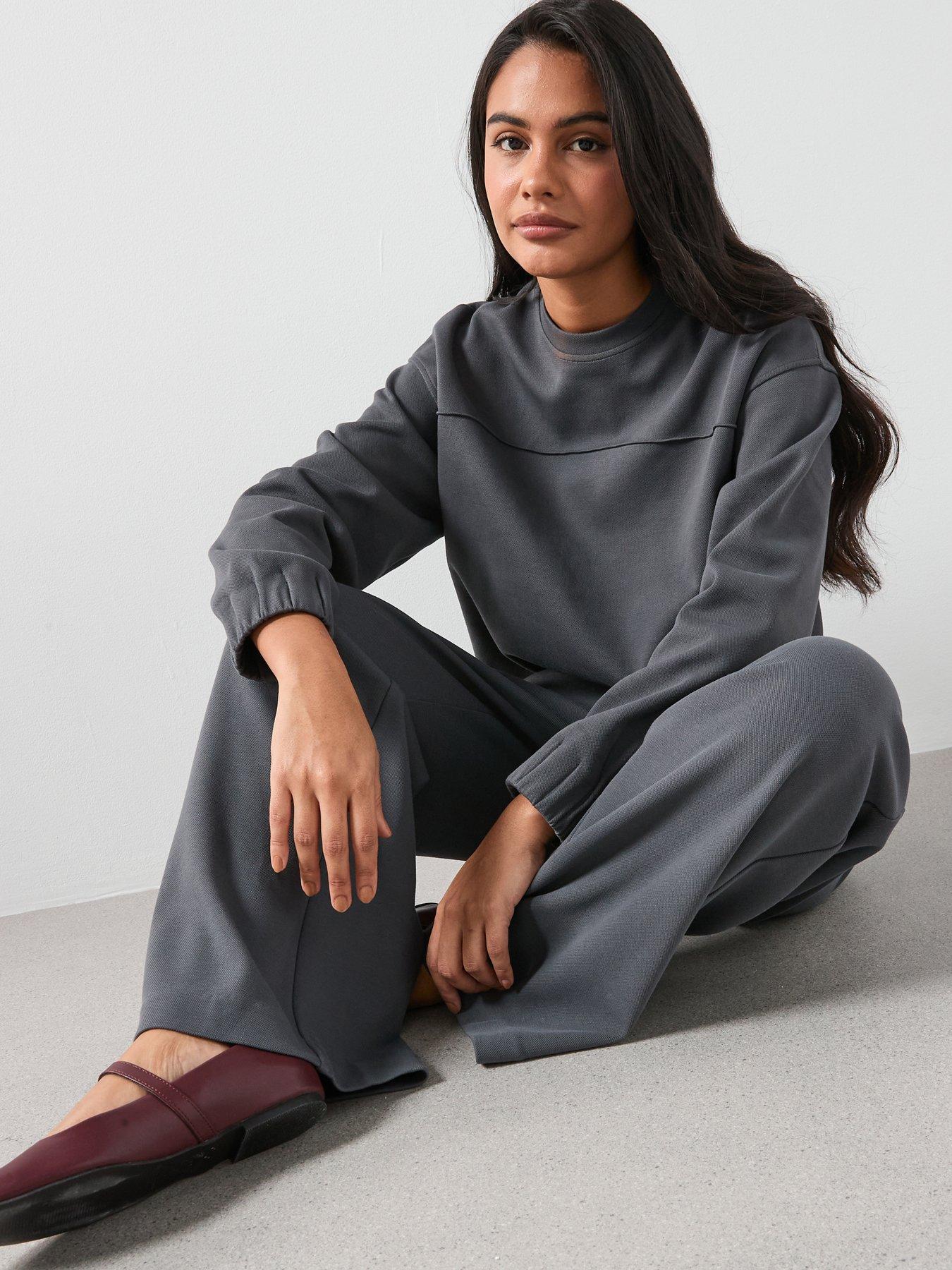 Image 4 of 6 of Mango Ruched Sleeve Sweatshirt - Blue