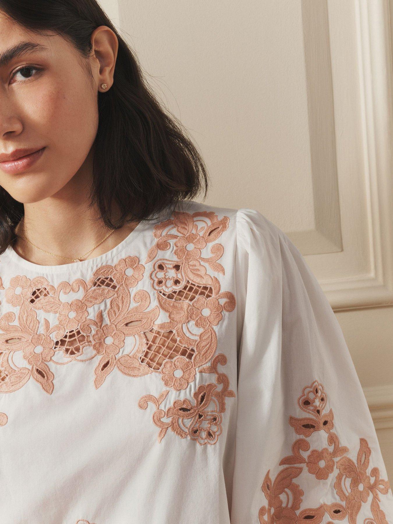 laura-ashley-poplin-embroidered-blouse-whitepinkoutfit