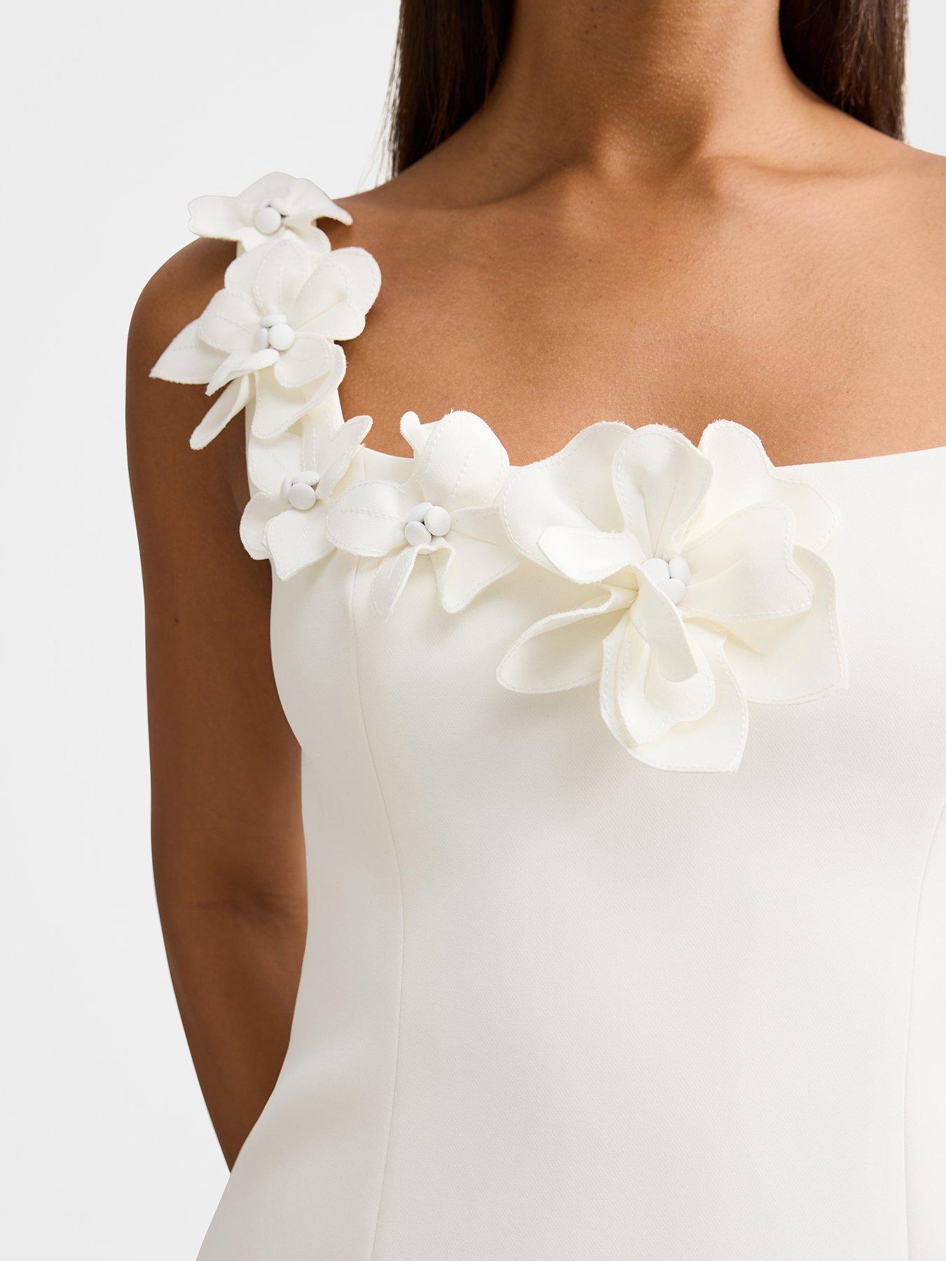 forever-new-melora-flower-mini-dress-whiteoutfit