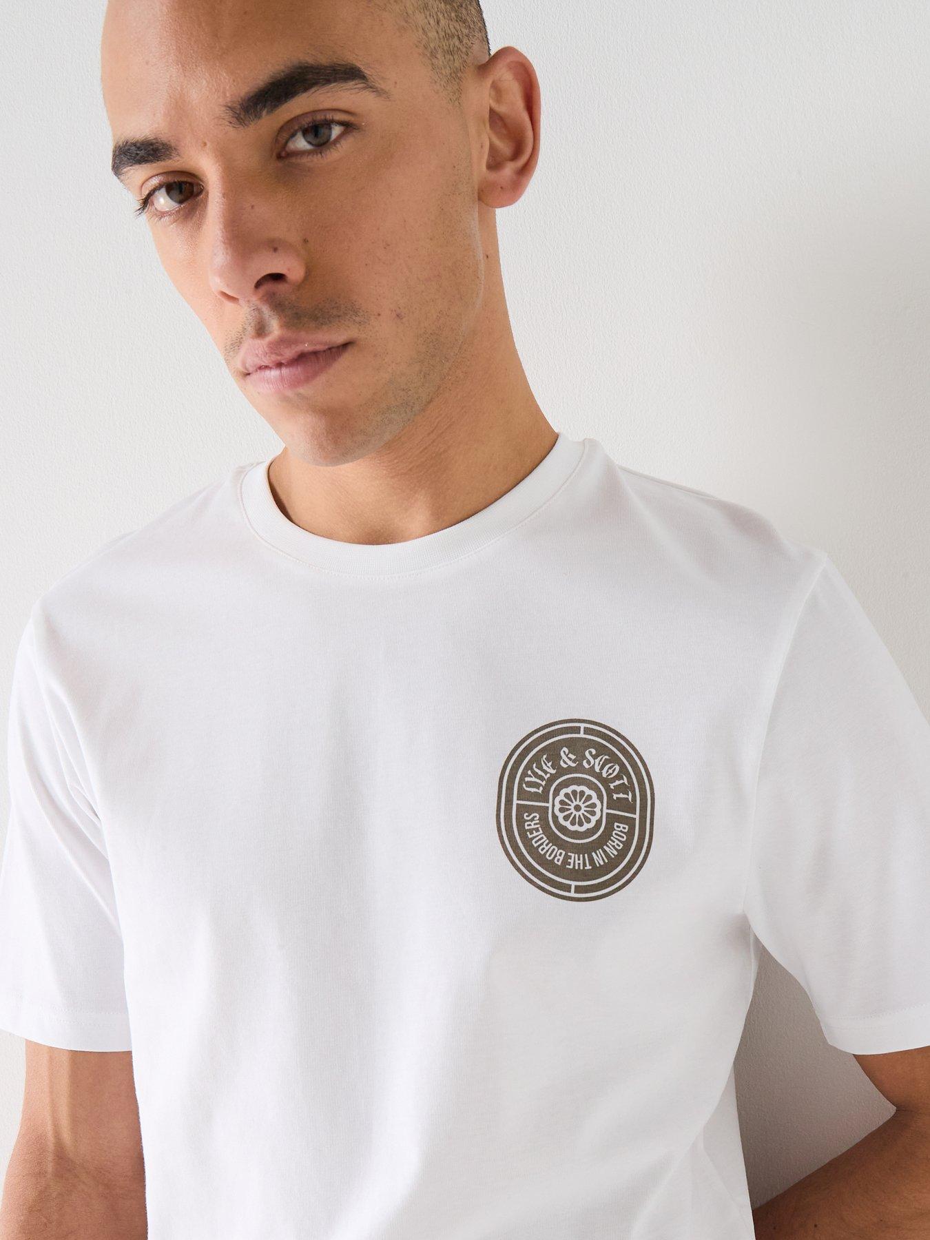 lyle-scott-borders-label-graphic-t-shirt-whiteoutfit