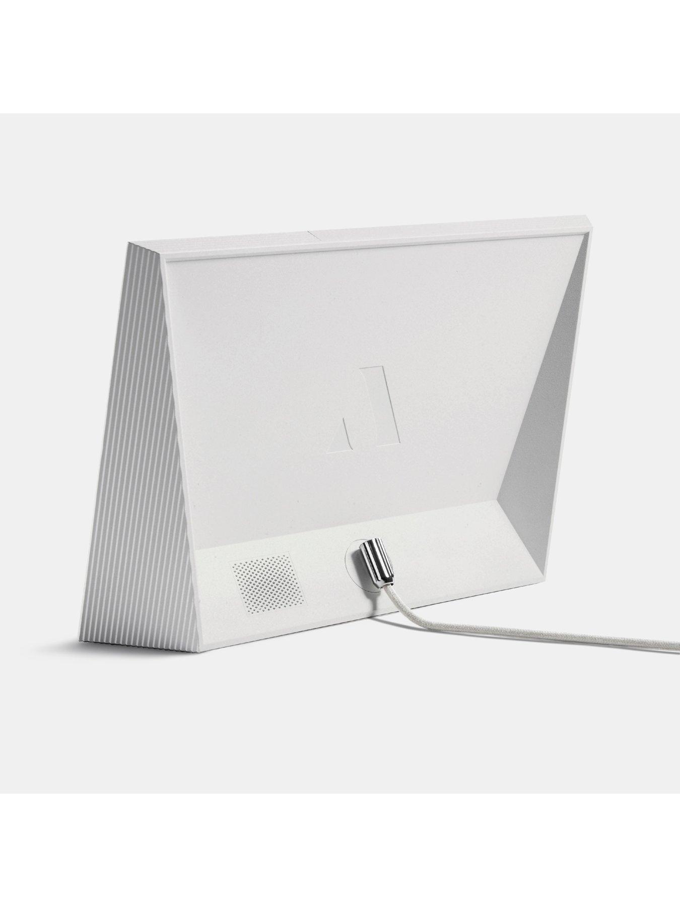 aura-carver-digital-photo-frame-mat-clayback