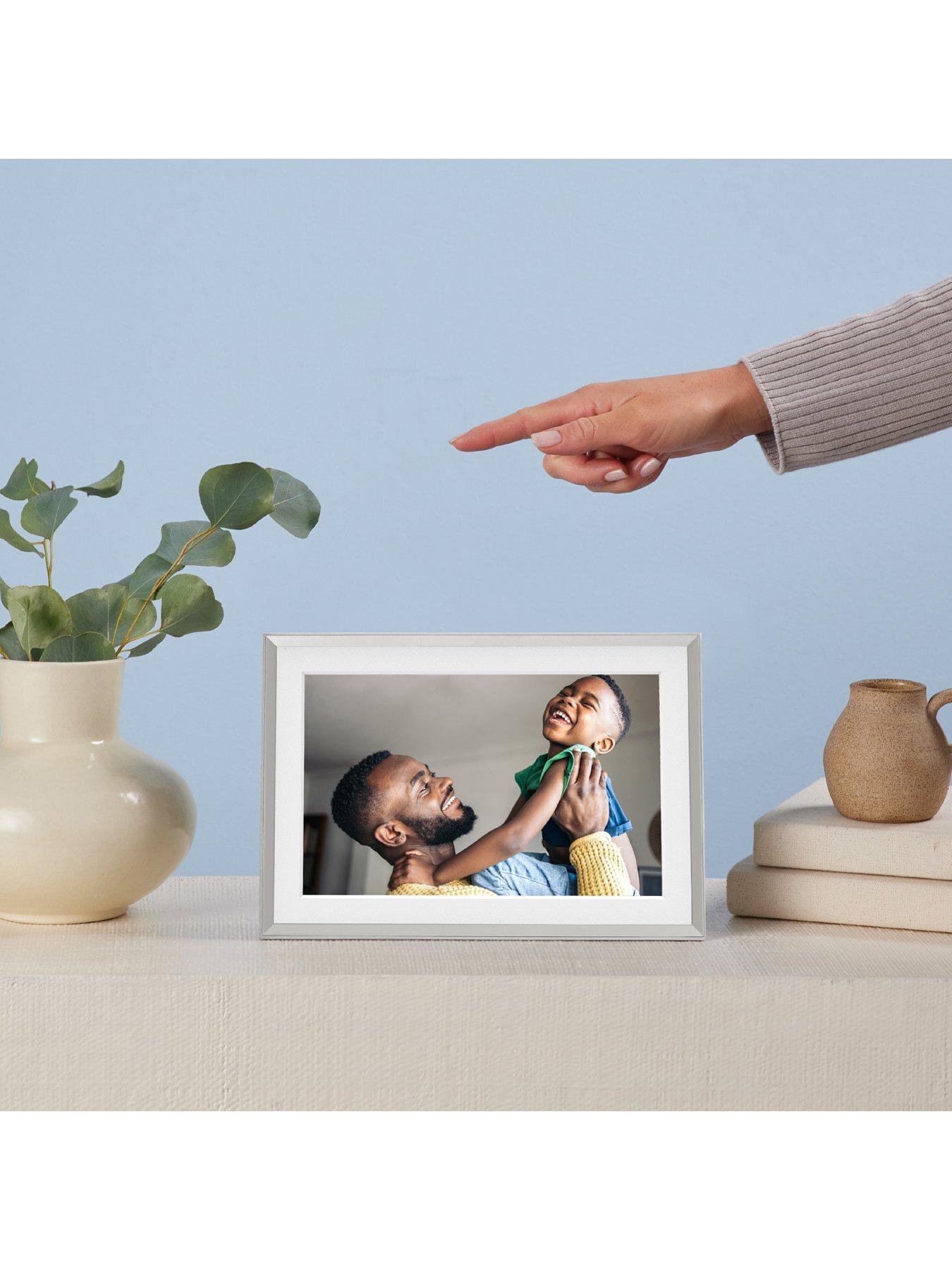 aura-carver-digital-photo-frame-mat-claydetail