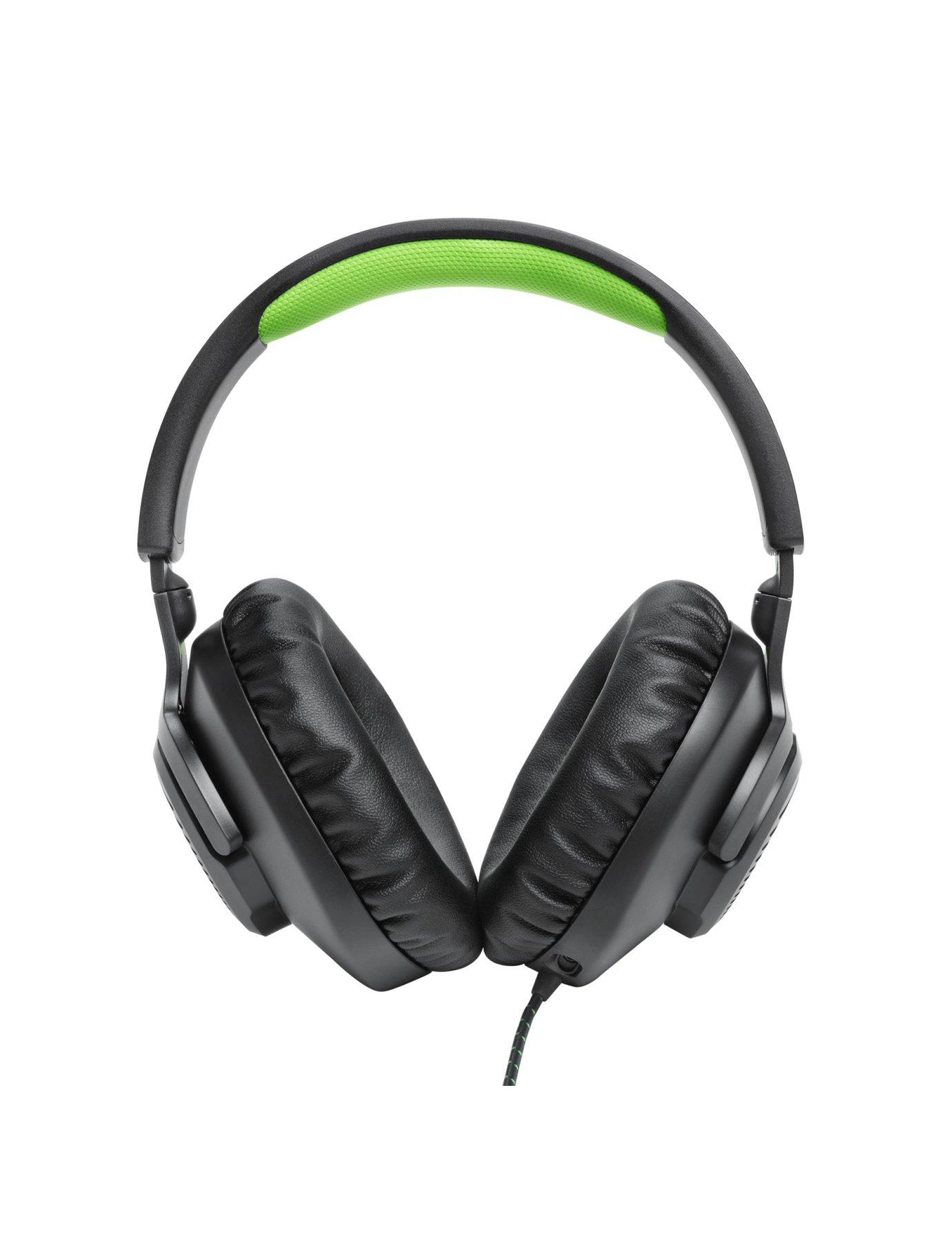 jbl-quantum-100x-gaming-headset-blackgreenoutfit