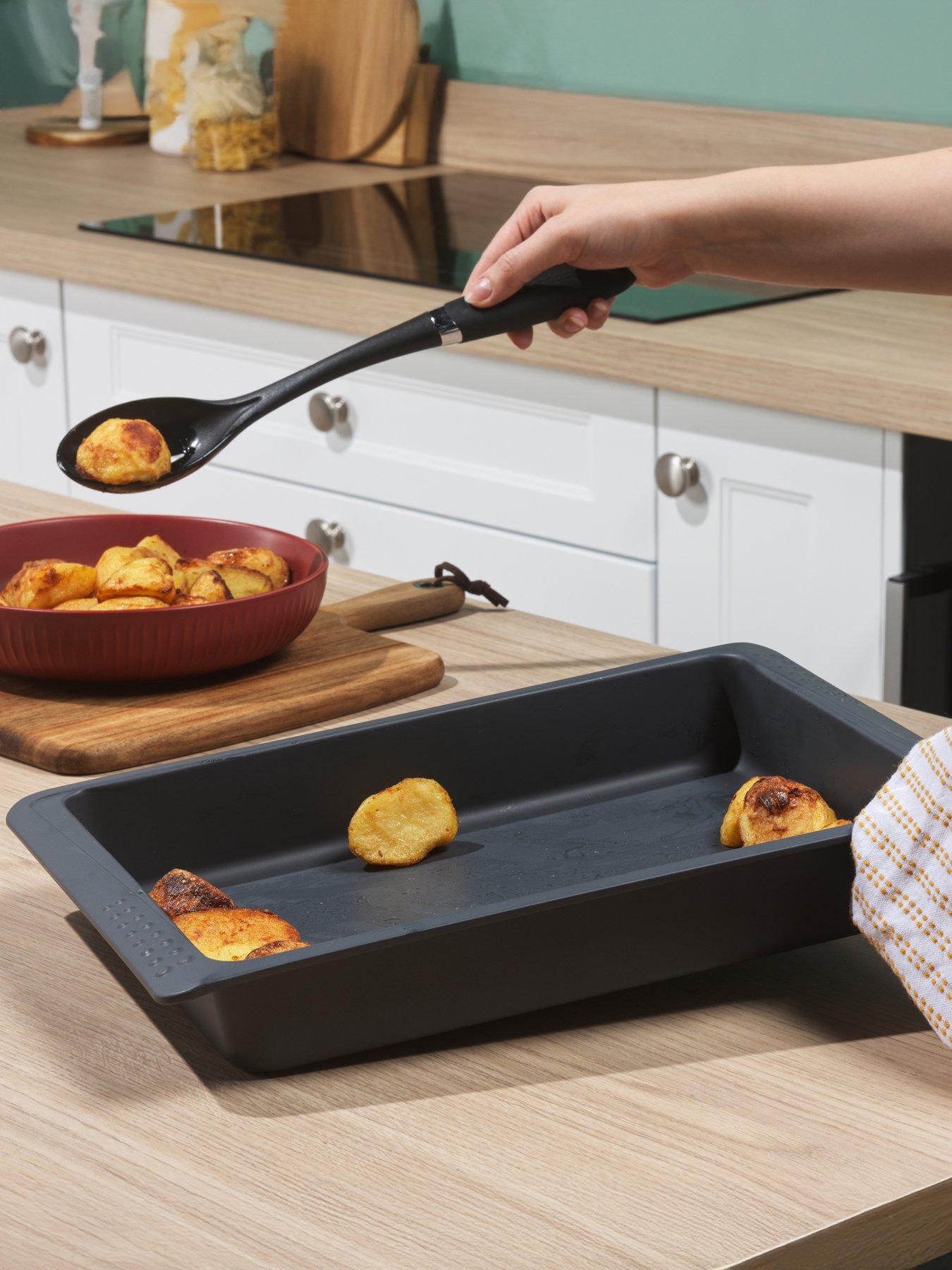 russell-hobbs-rh-shield-2pc-bakeware-setback