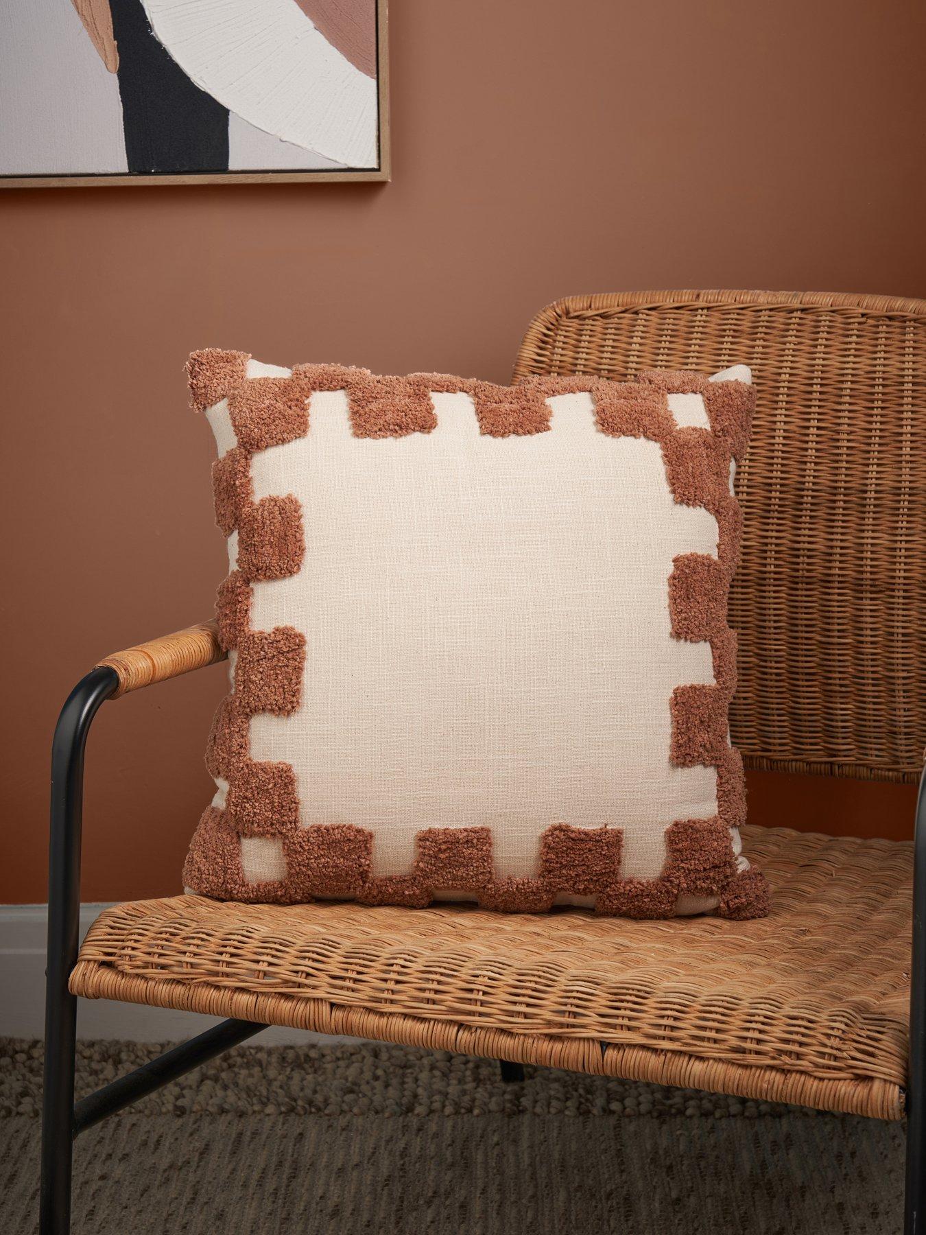 the-very-collection-revive-tufted-cushion