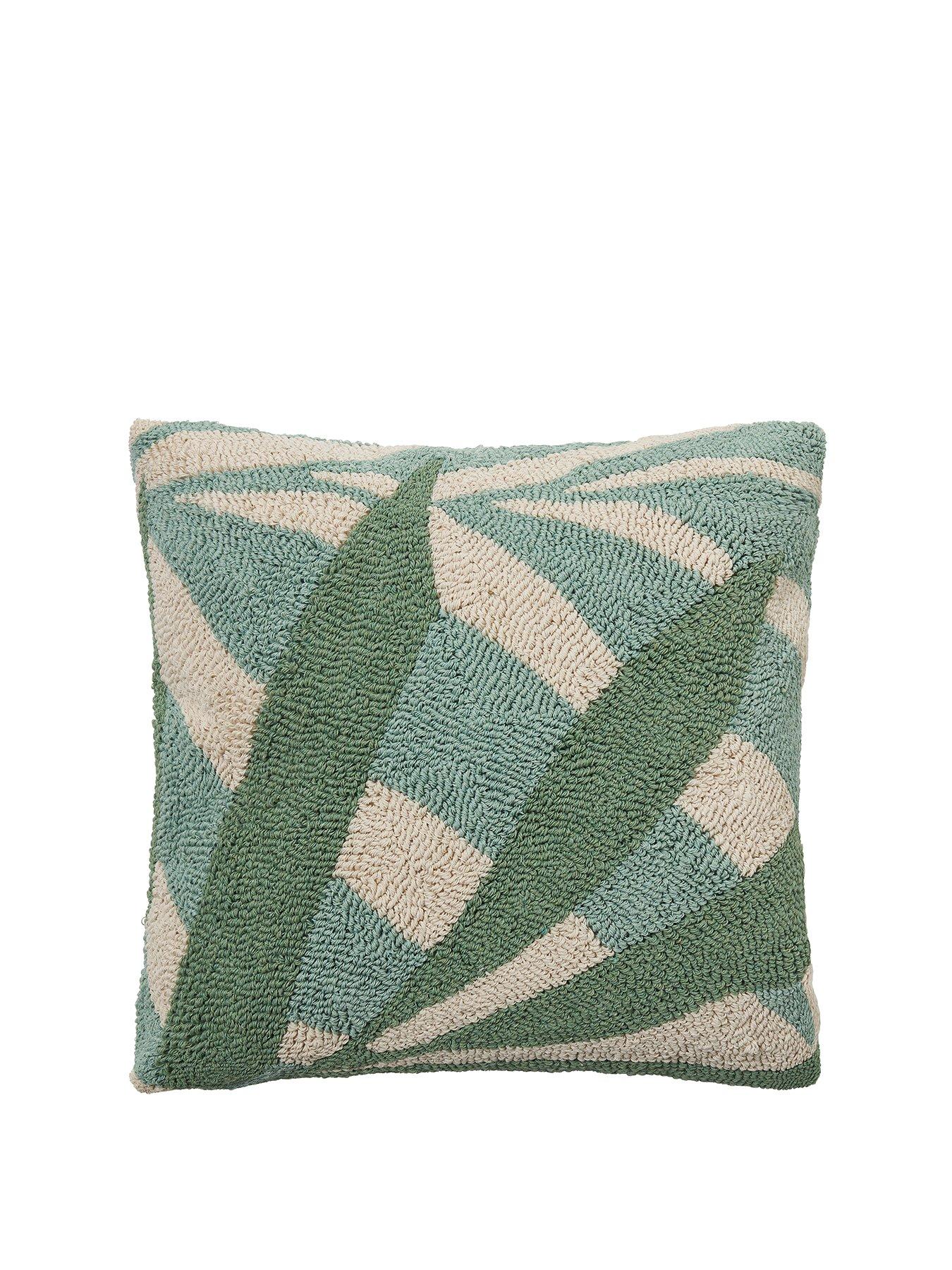 the-very-collection-palm-springs-tufted-cushionstillFront
