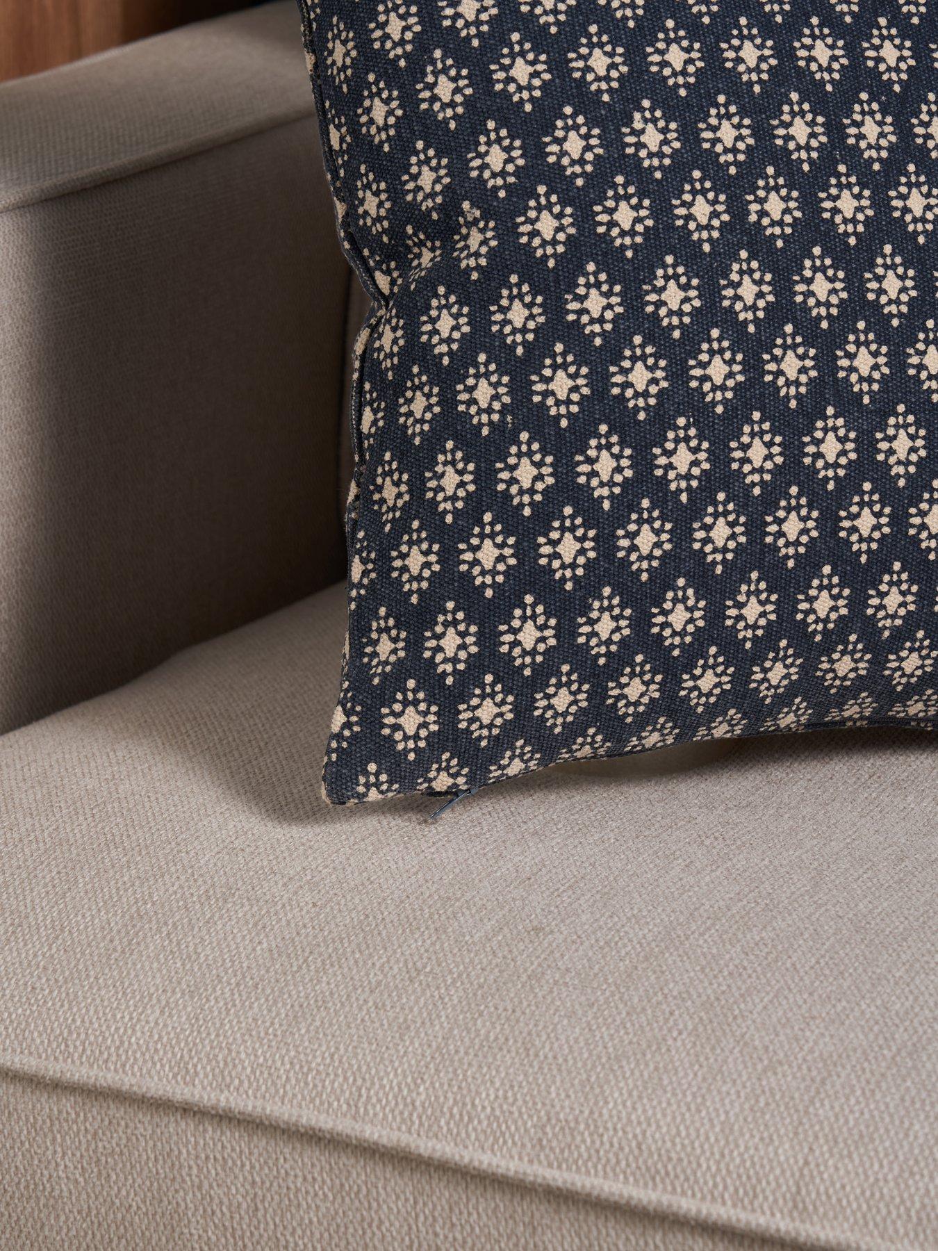 the-very-collection-zen-block-print-cushionoutfit