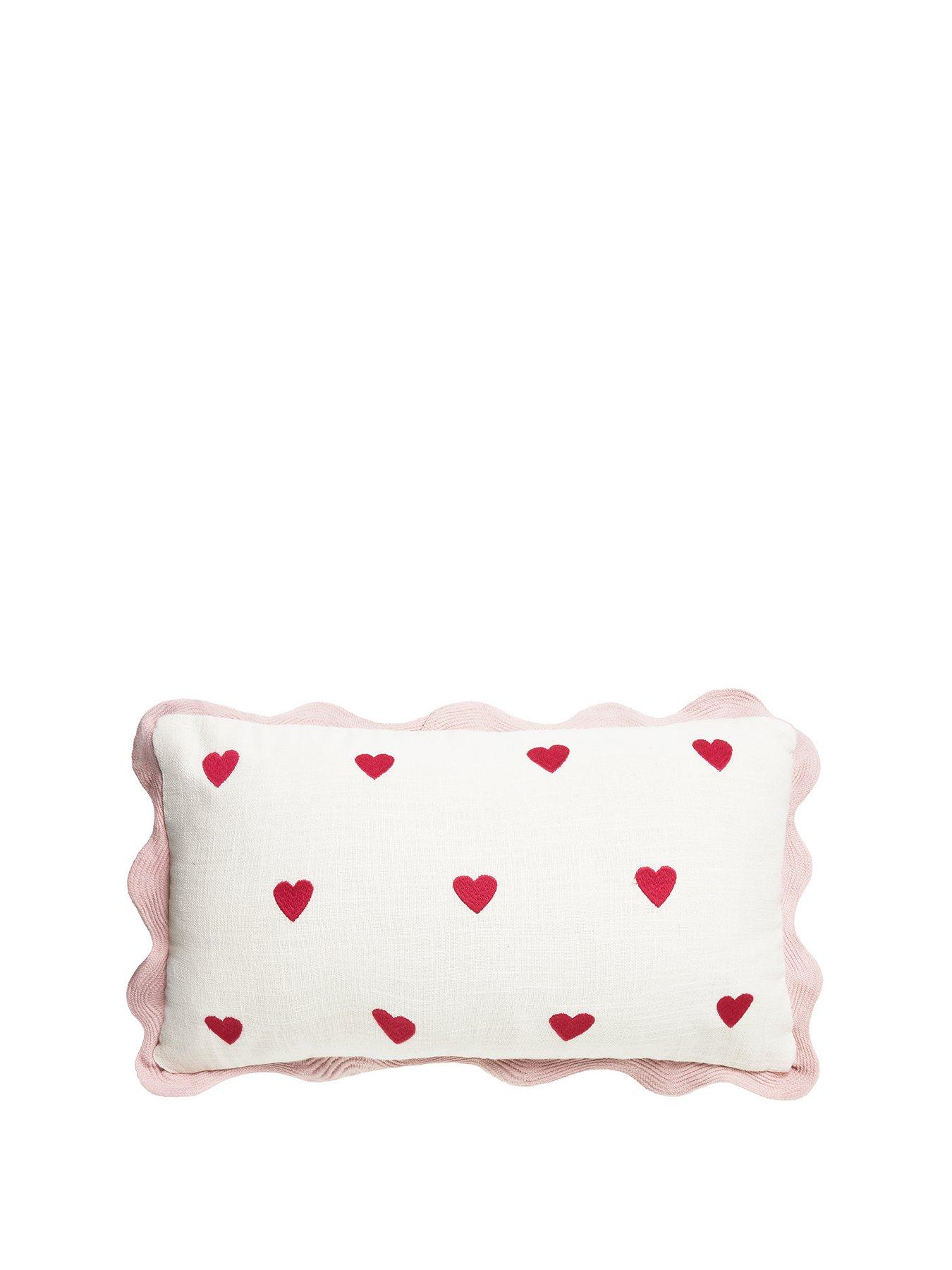 the-very-collection-valentines-heart-cushionstillFront